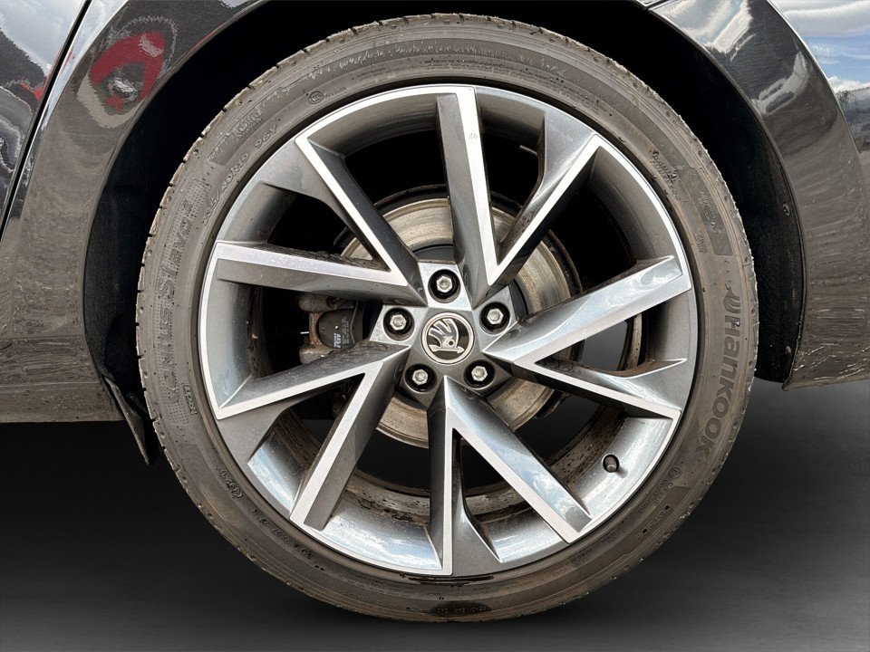 Skoda Superb Combi 1.4TSI iV | Bild 8 von 28