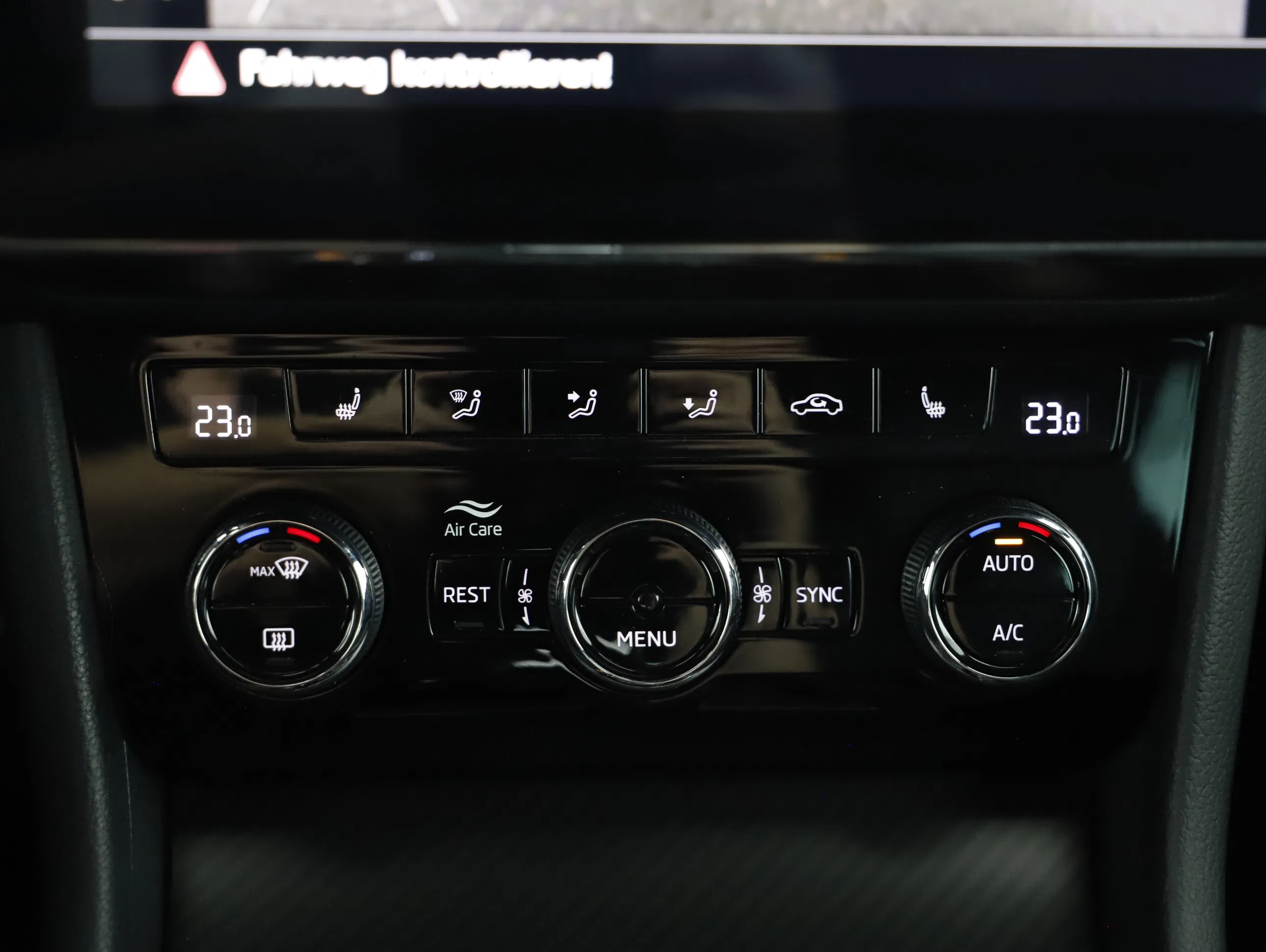 Skoda Superb Combi 1.4 TSI iV Sportline | Bild 14 von 31