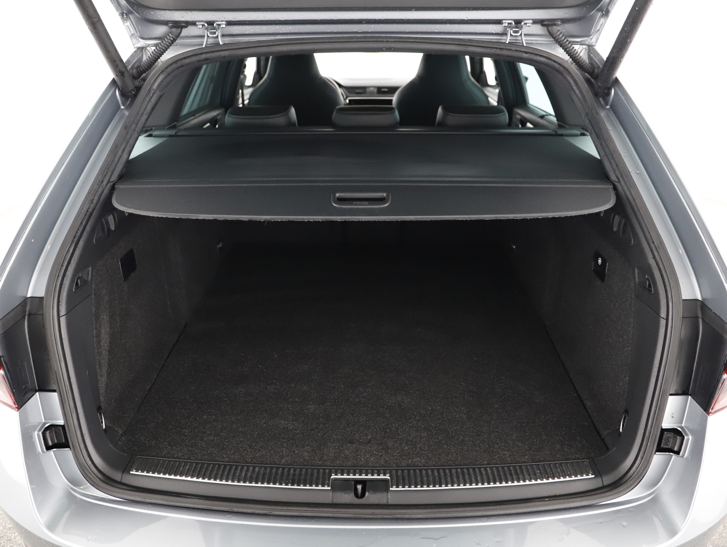 Skoda Superb Combi 1.4 TSI iV Sportline | Bild 21 von 31