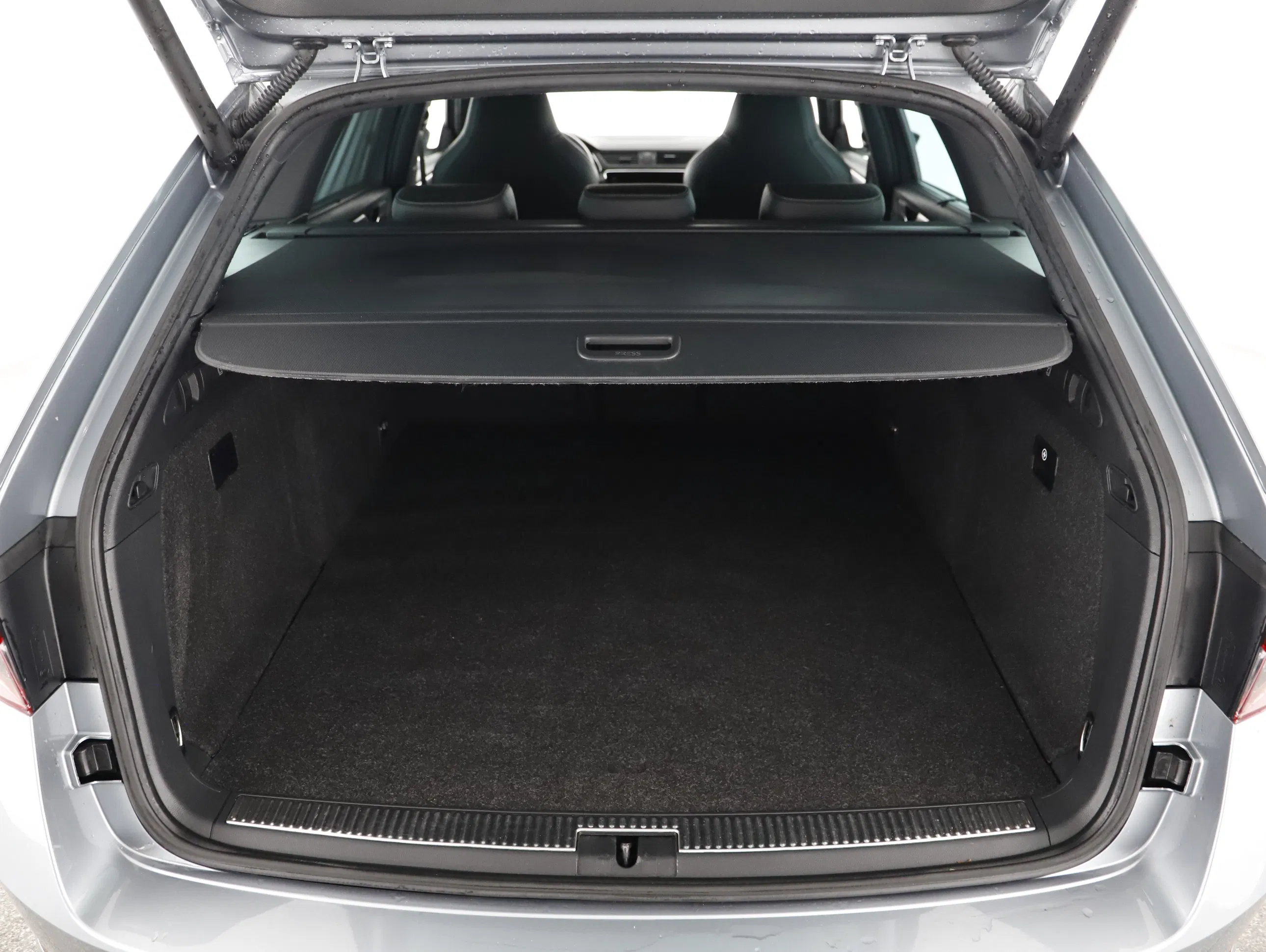 Skoda Superb Combi 1.4 TSI iV Sportline | Bild 21 von 31