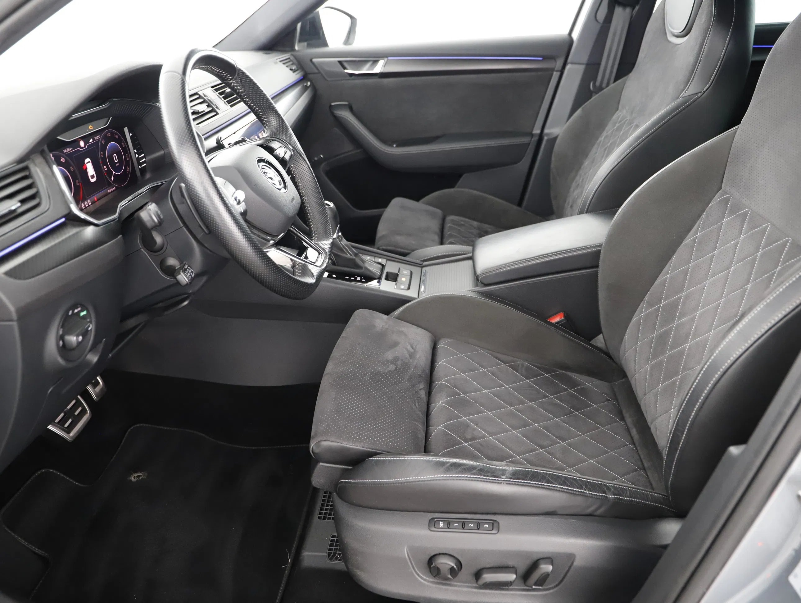 Skoda Superb Combi 1.4 TSI iV Sportline | Bild 5 von 31