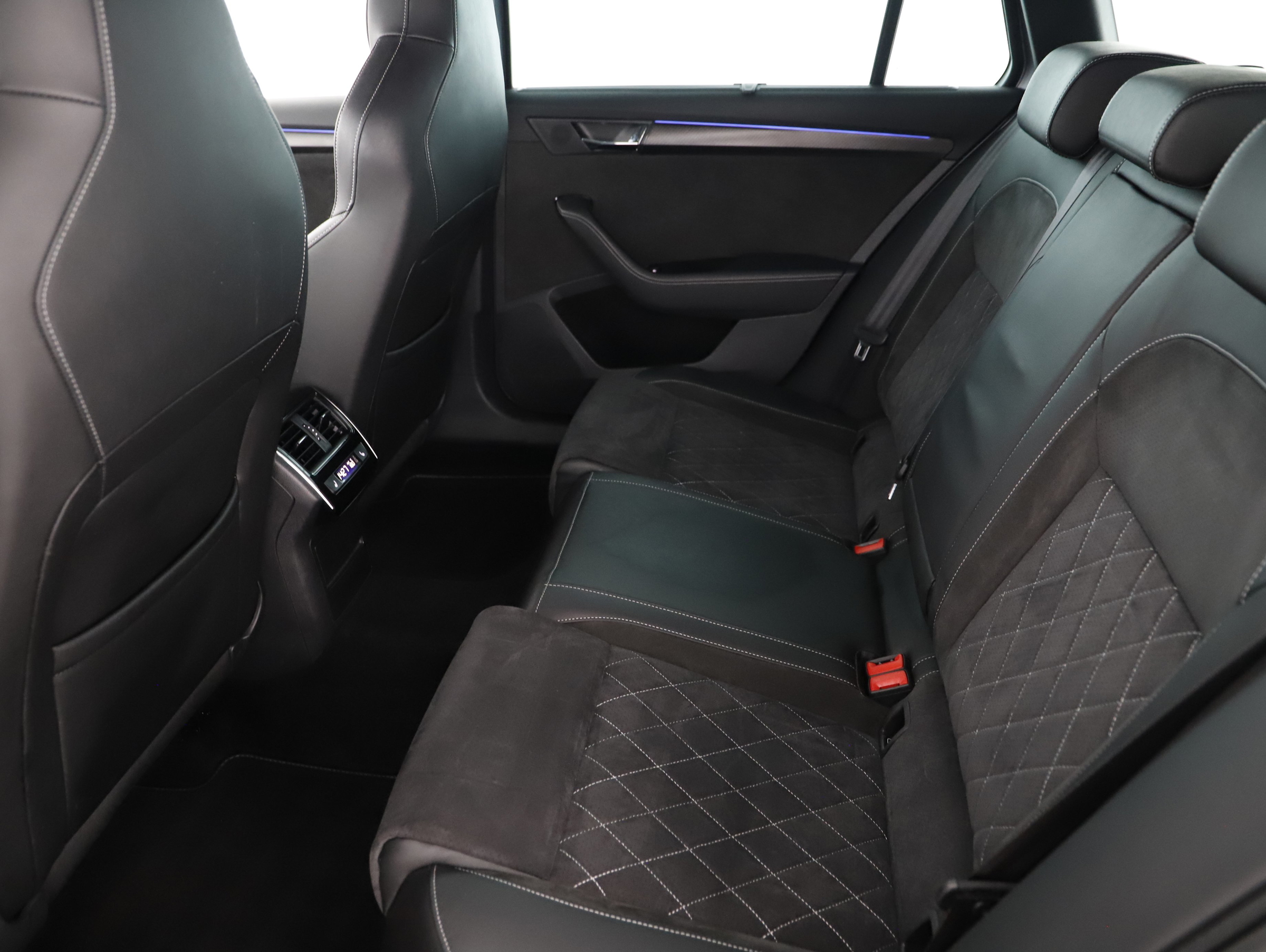 Skoda Superb Combi 1.4 TSI iV Sportline | Bild 6 von 31