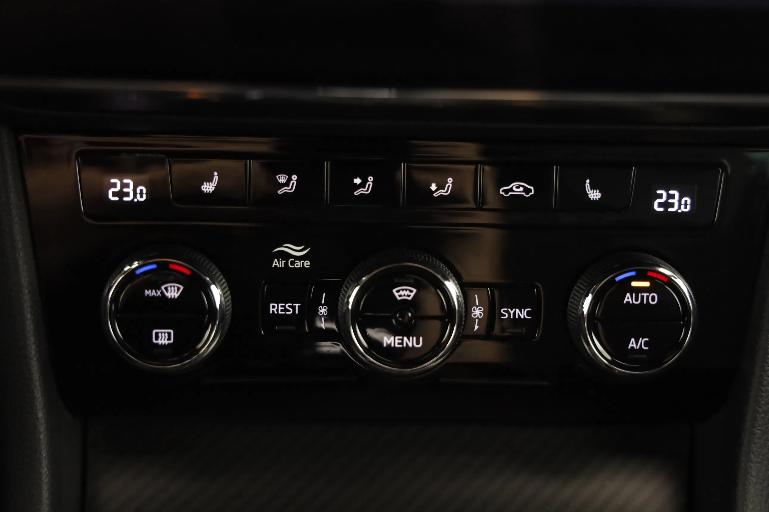 Skoda Superb Combi 1.4 TSI iV Sportline | Bild 14 von 27