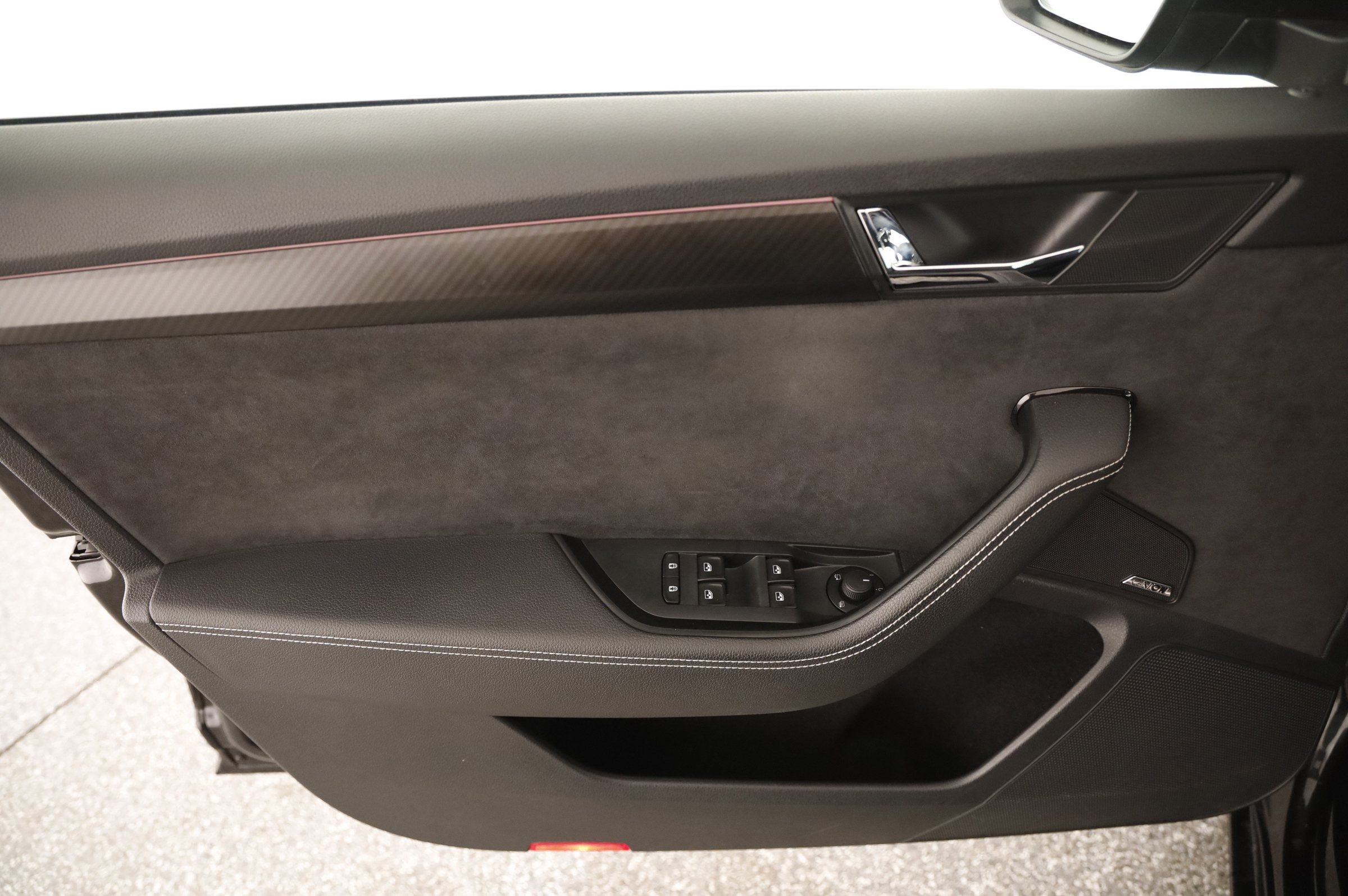 Skoda Superb Combi 1.4 TSI iV Sportline | Bild 19 von 27