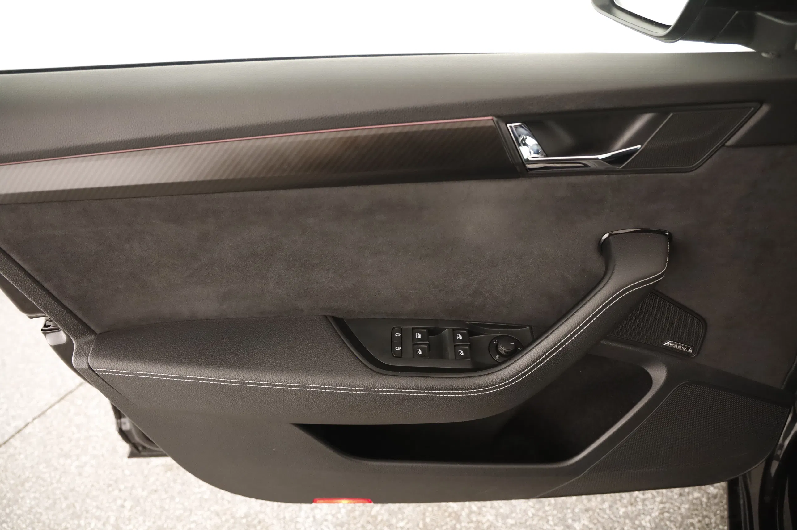 Skoda Superb Combi 1.4 TSI iV Sportline | Bild 19 von 27