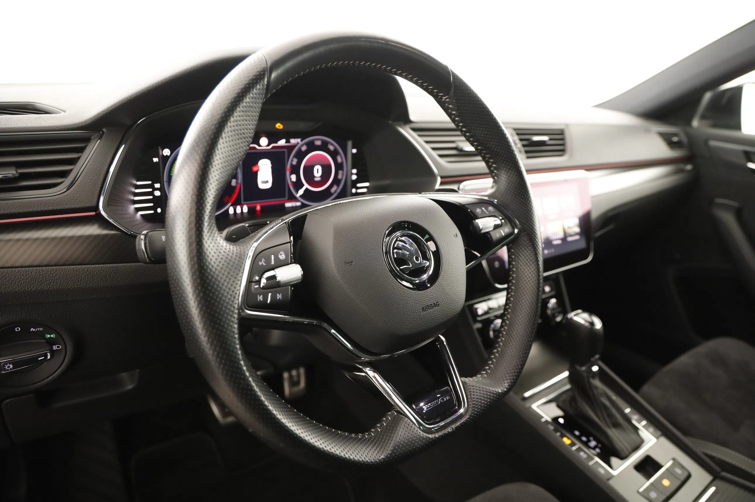 Skoda Superb Combi 1.4 TSI iV Sportline | Bild 8 von 27