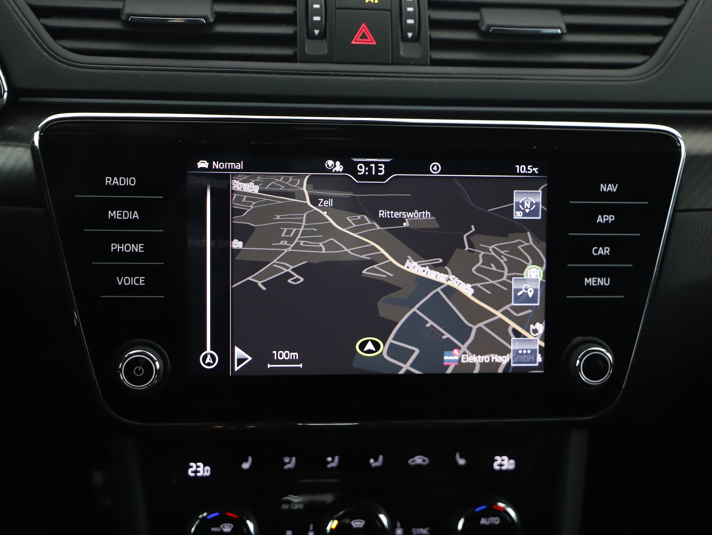 Skoda Superb Combi 1.4 TSI iV Sportline | Bild 17 von 23