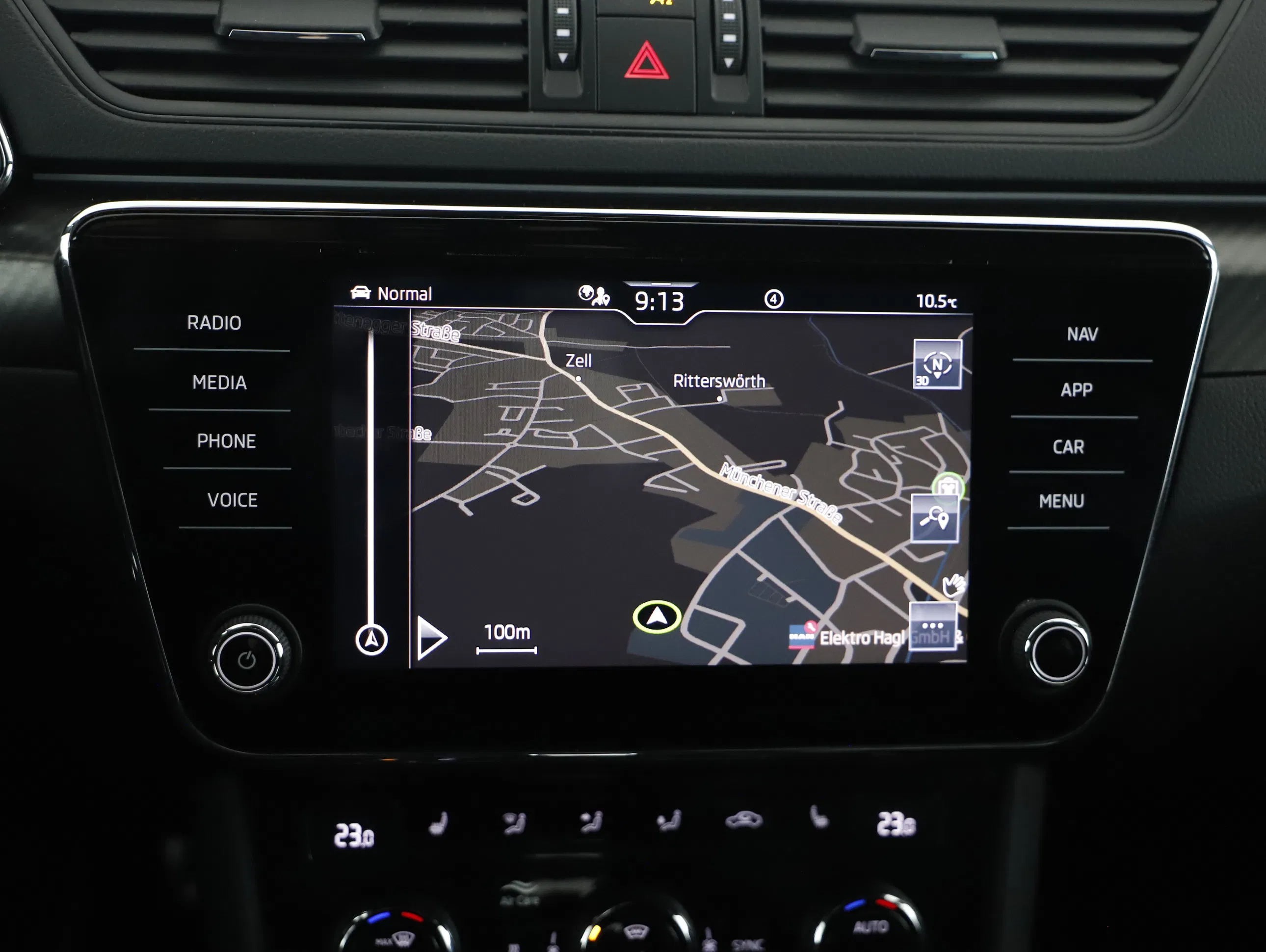 Skoda Superb Combi 1.4 TSI iV Sportline | Bild 17 von 23