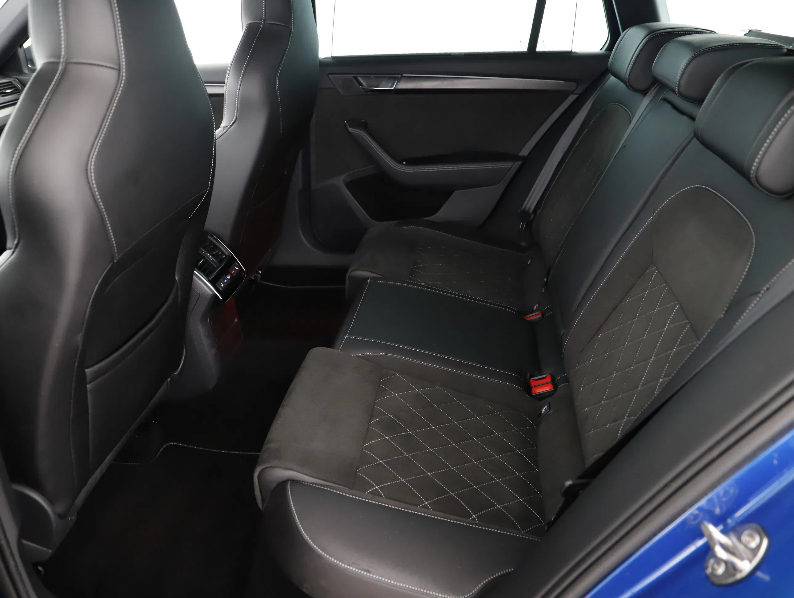 Skoda Superb Combi 1.4 TSI iV Sportline | Bild 2 von 23