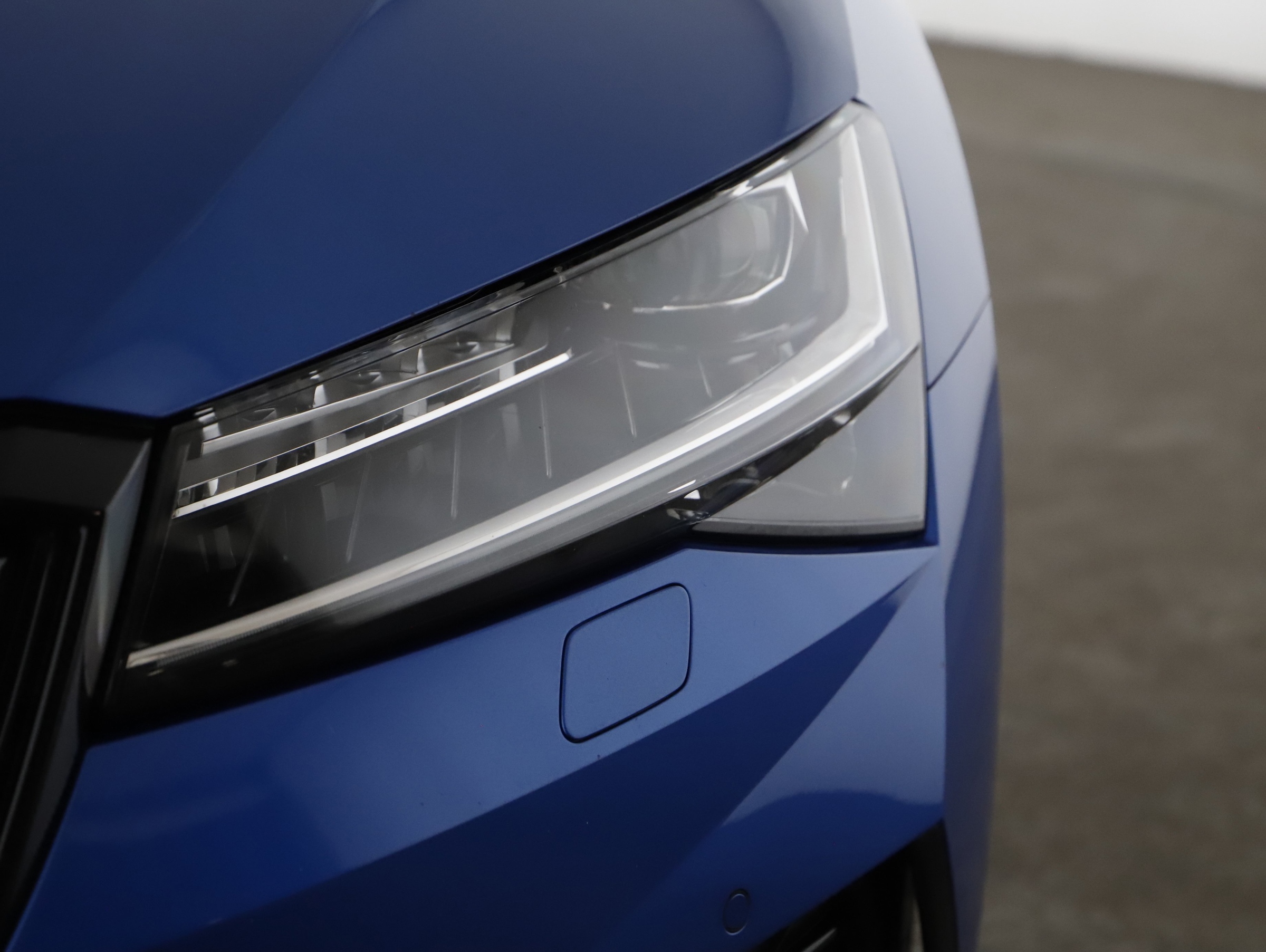 Skoda Superb Combi 1.4 TSI iV Sportline | Bild 21 von 23