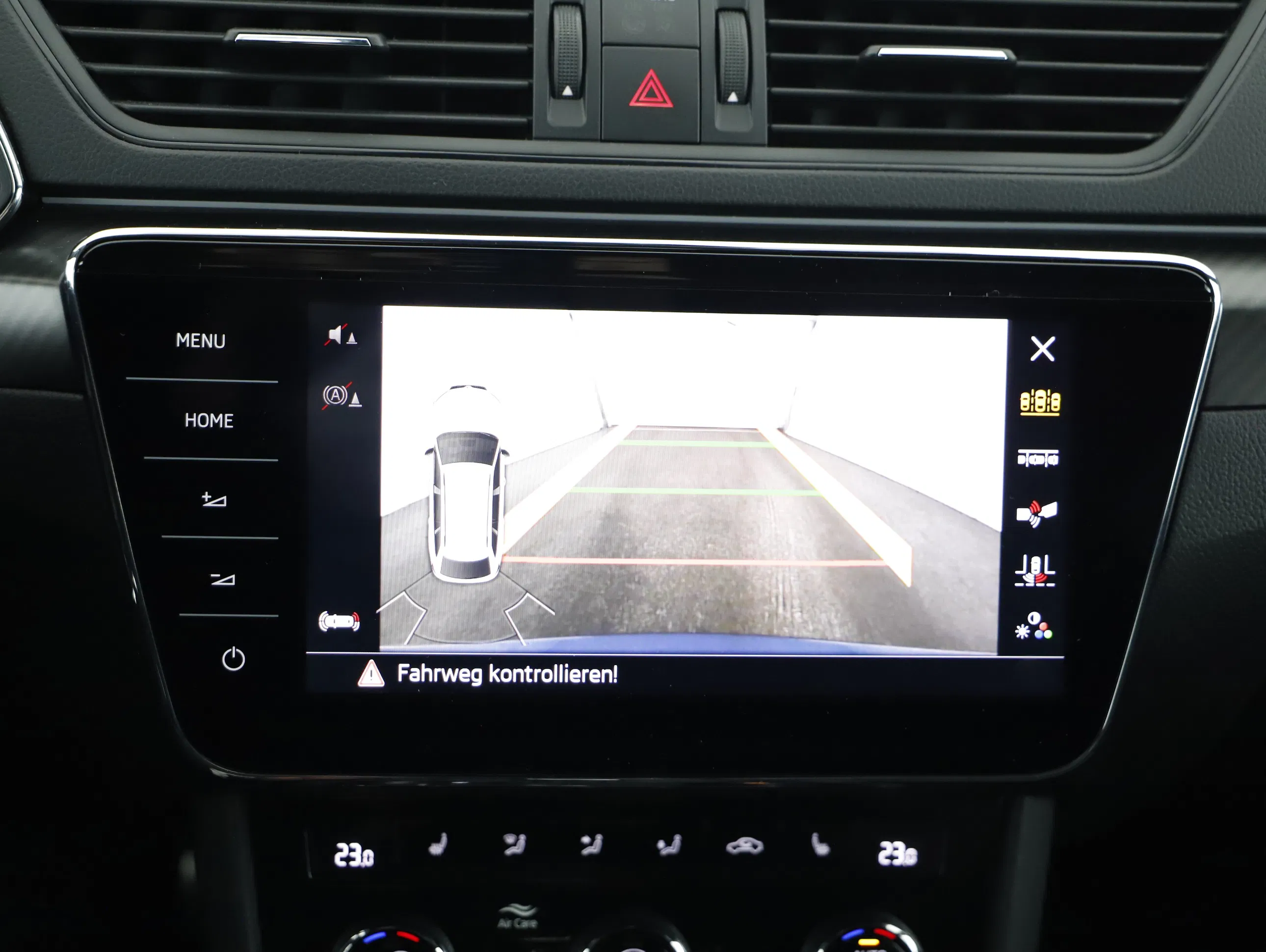 Skoda Superb Combi 1.4 TSI iV Sportline | Bild 9 von 23