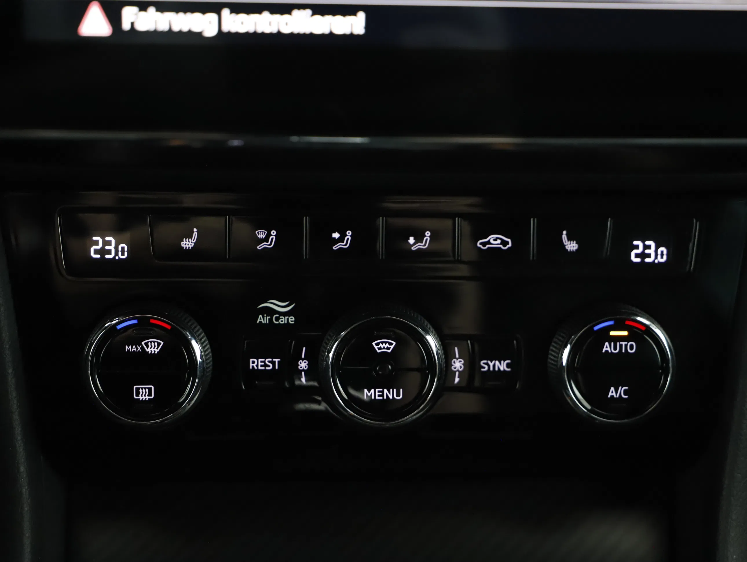 Skoda Superb Combi 1.4 TSI iV Sportline | Bild 17 von 22