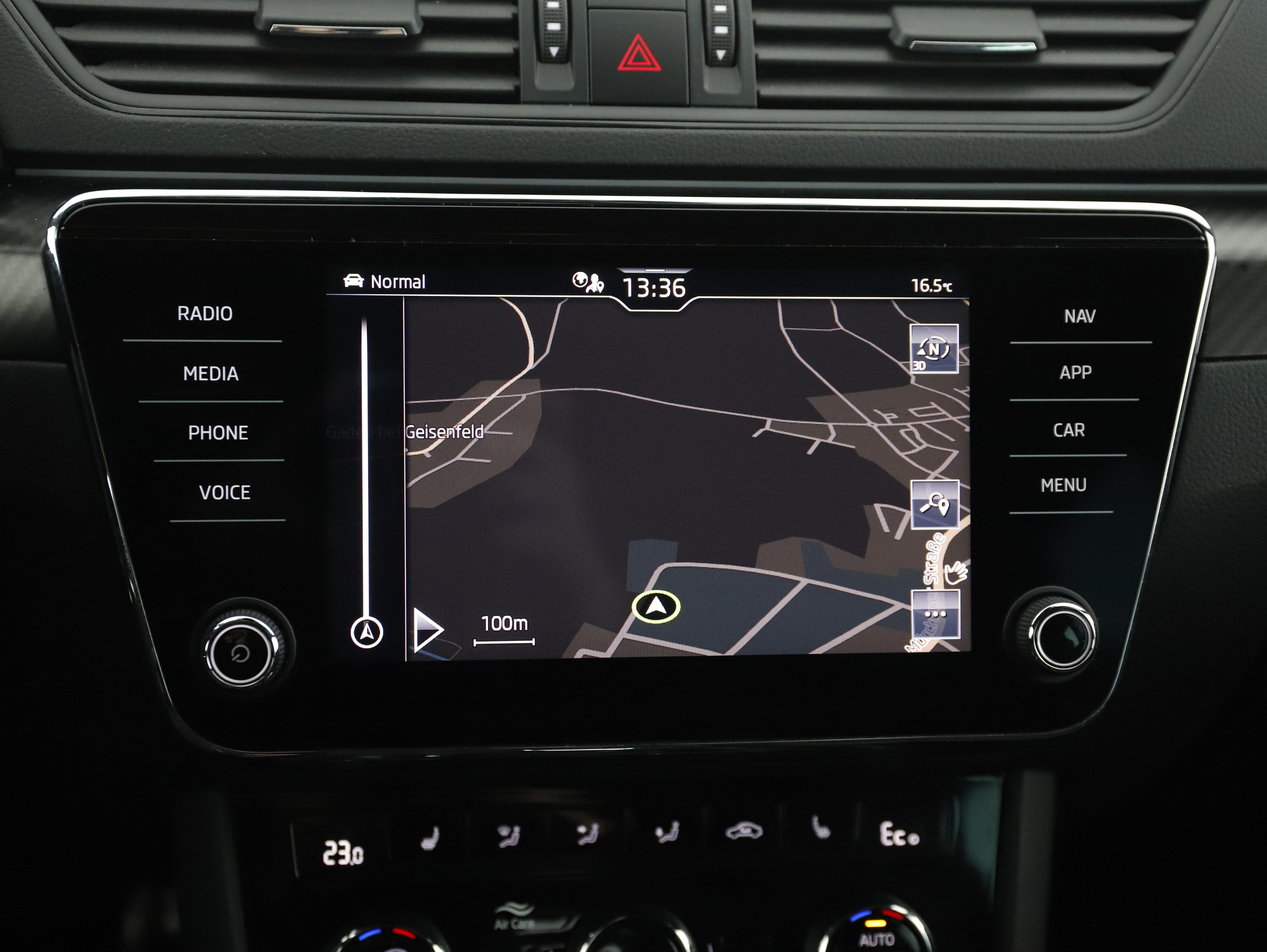 Skoda Superb Combi 1.4 TSI iV Sportline | Bild 14 von 31