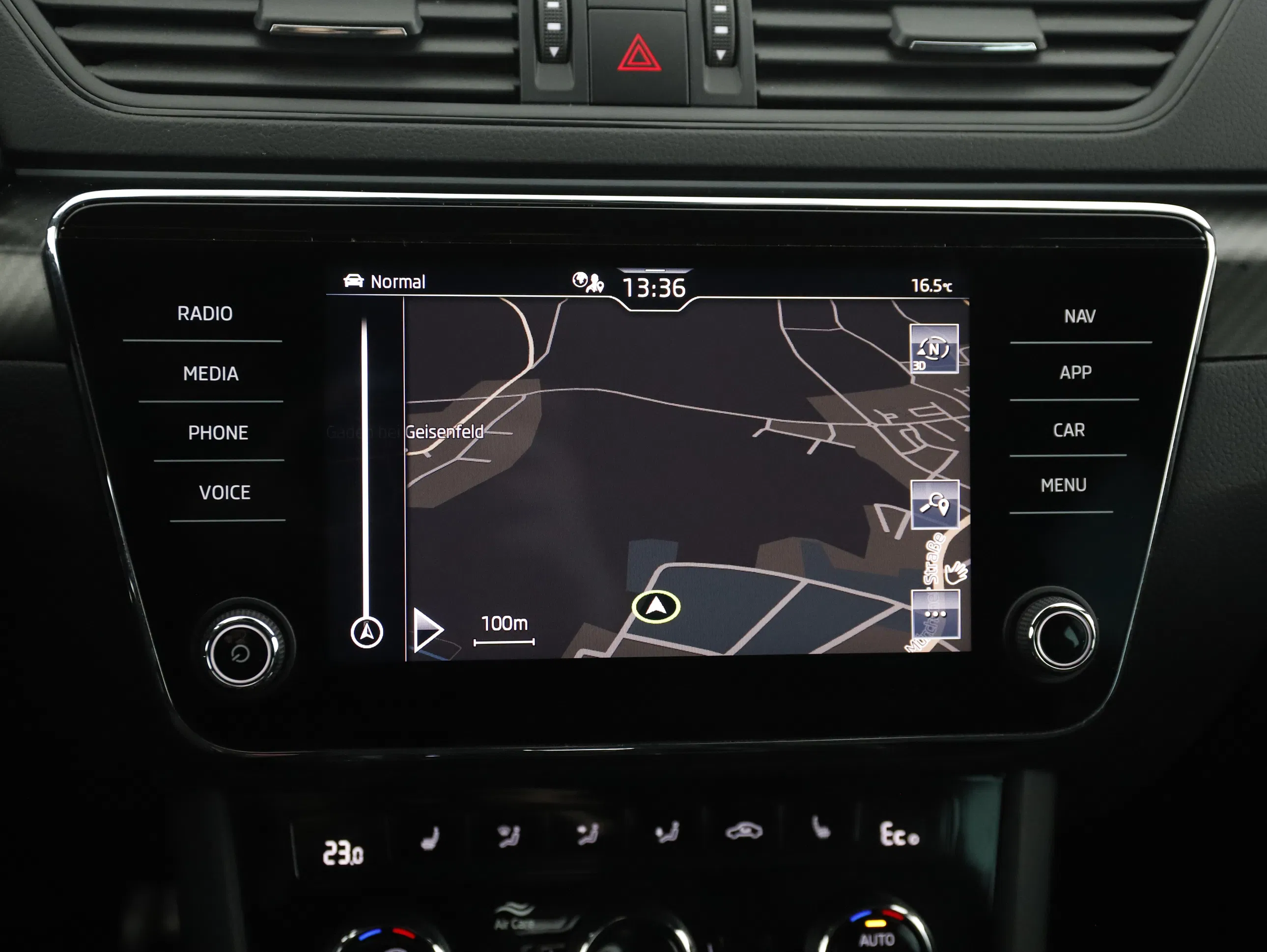 Skoda Superb Combi 1.4 TSI iV Sportline | Bild 14 von 31