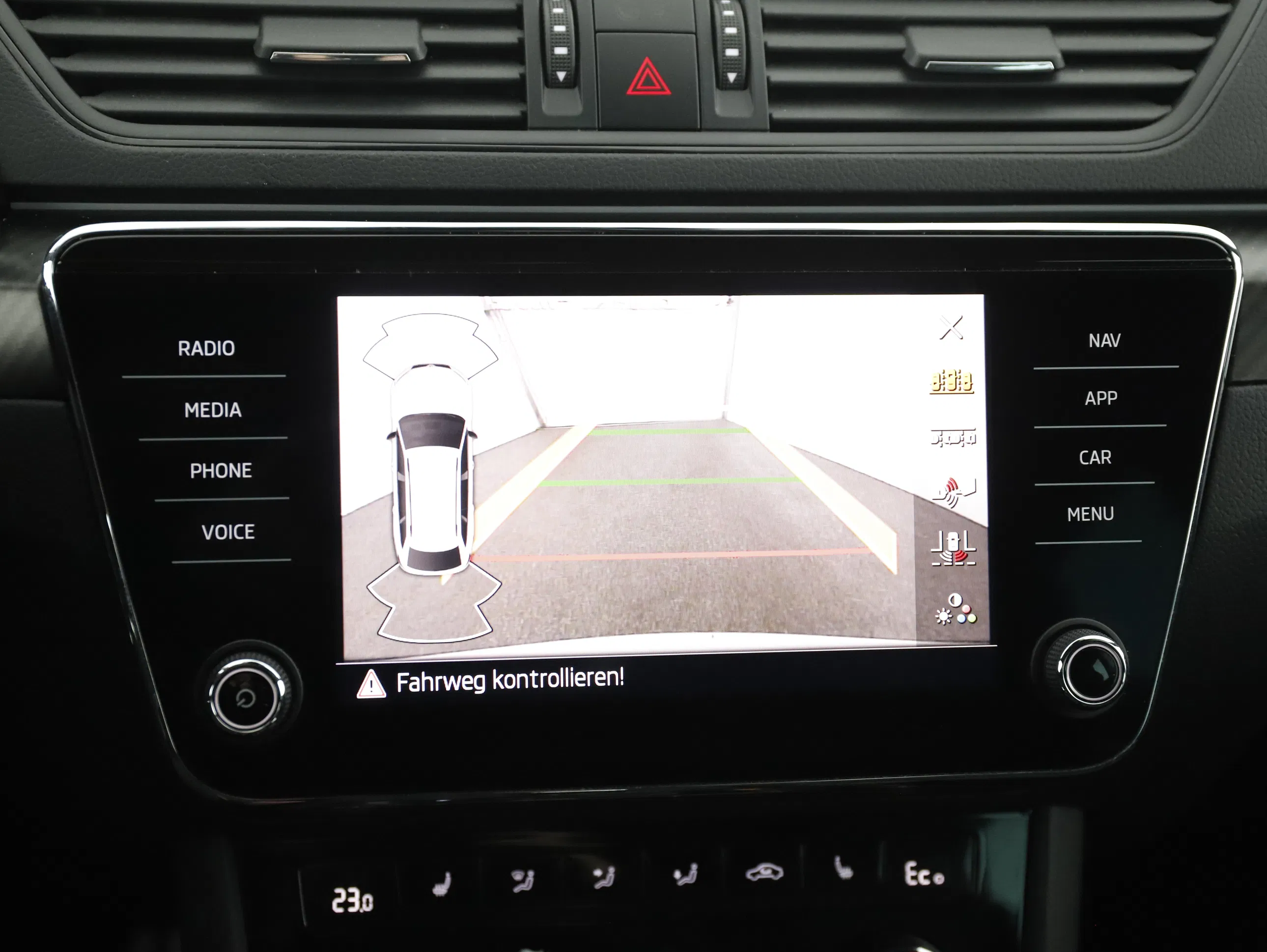 Skoda Superb Combi 1.4 TSI iV Sportline | Bild 15 von 31