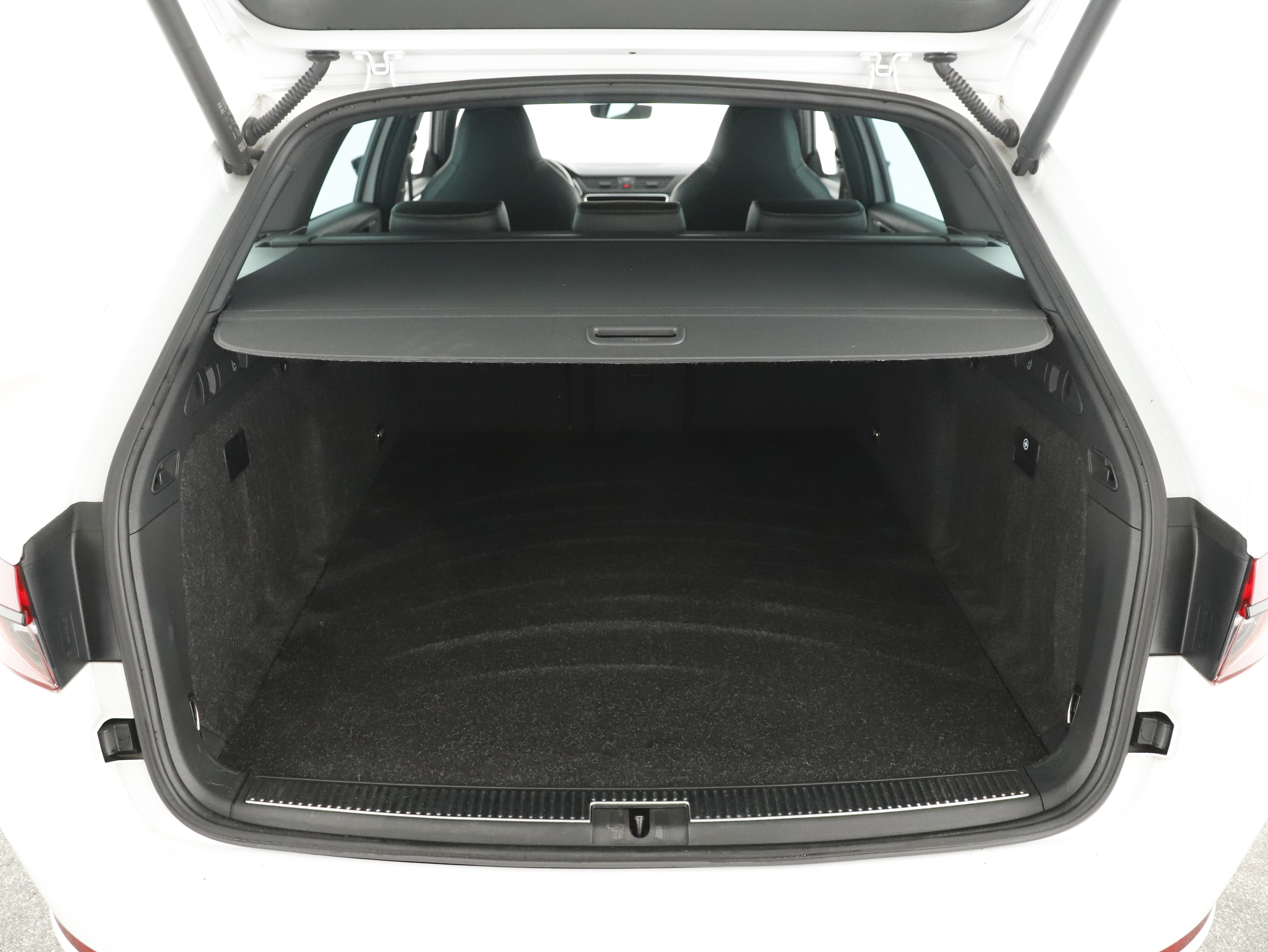 Skoda Superb Combi 1.4 TSI iV Sportline | Bild 20 von 31