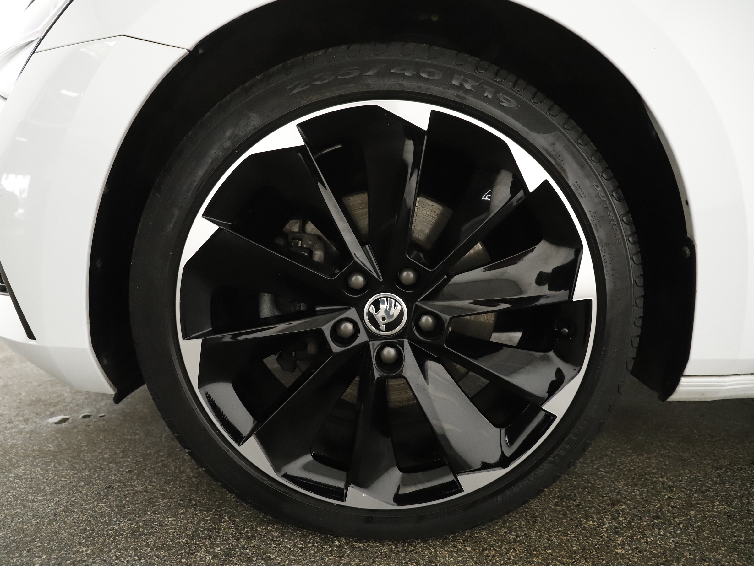 Skoda Superb Combi 1.4 TSI iV Sportline | Bild 23 von 31