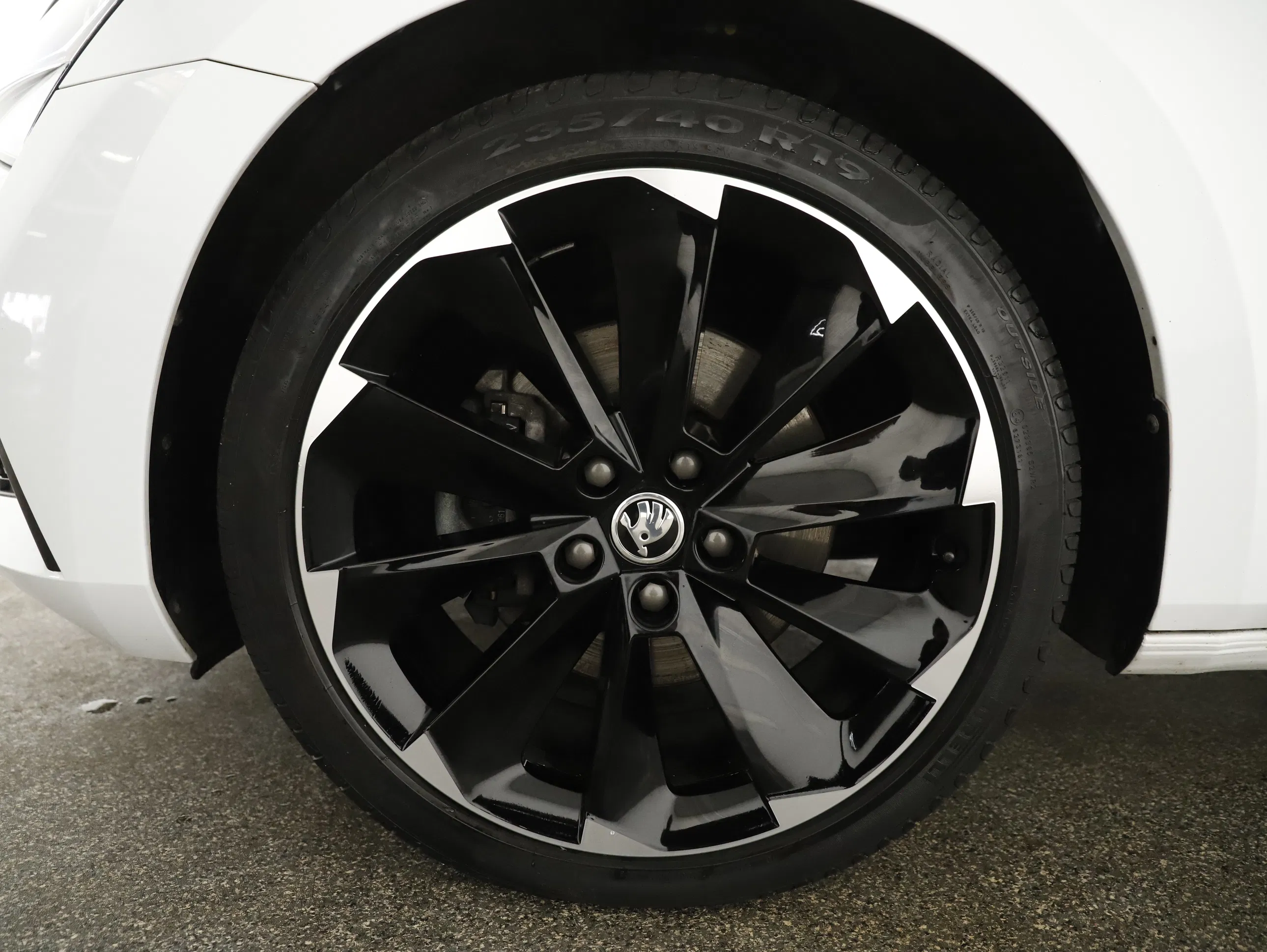 Skoda Superb Combi 1.4 TSI iV Sportline | Bild 23 von 31