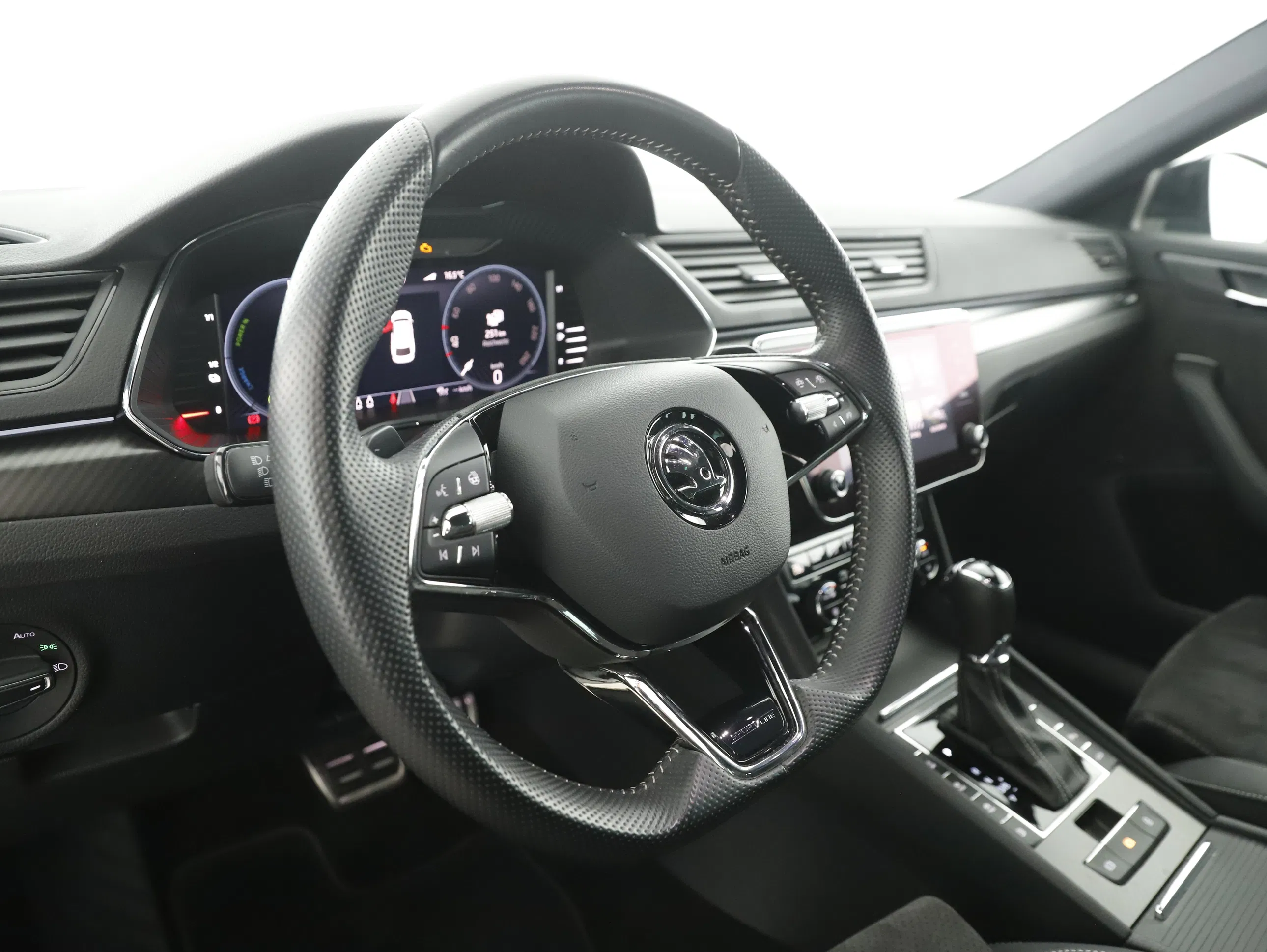 Skoda Superb Combi 1.4 TSI iV Sportline | Bild 8 von 31