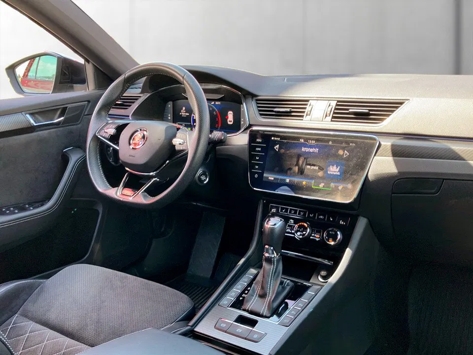 Skoda Superb Combi 1.4 TSI iV Sportline | Bild 11 von 23