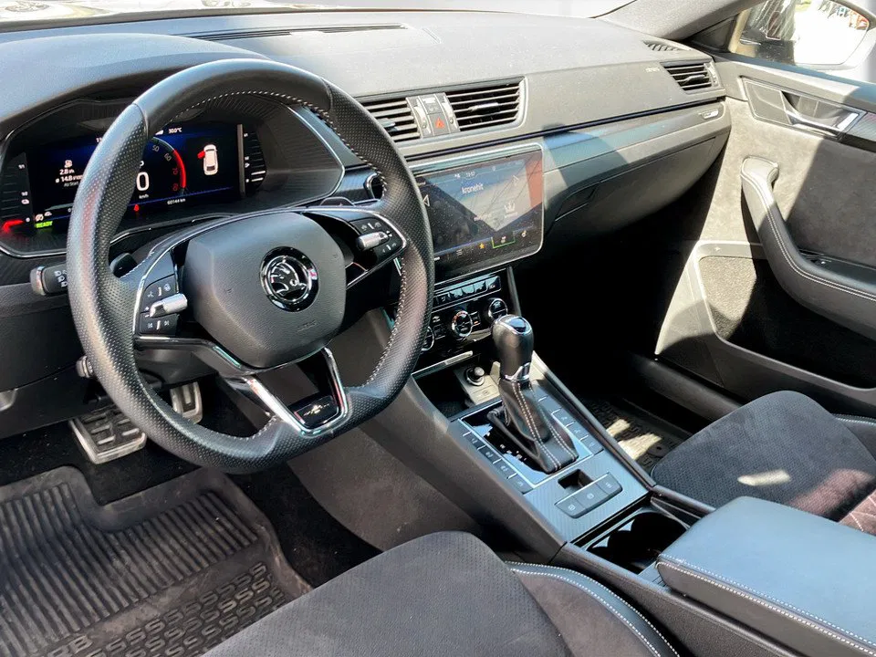 Skoda Superb Combi 1.4 TSI iV Sportline | Bild 6 von 23