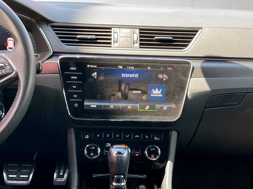 Skoda Superb Combi 1.4 TSI iV Sportline | Bild 9 von 23