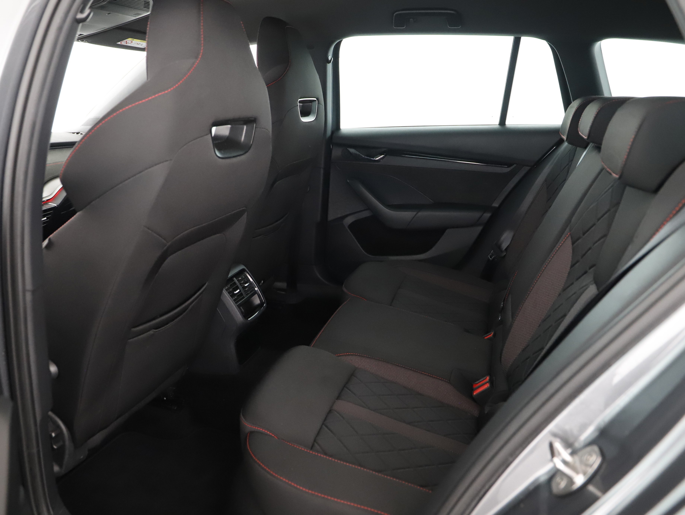 Skoda Octavia Combi 1.4 TSI RS iV | Bild 3 von 21