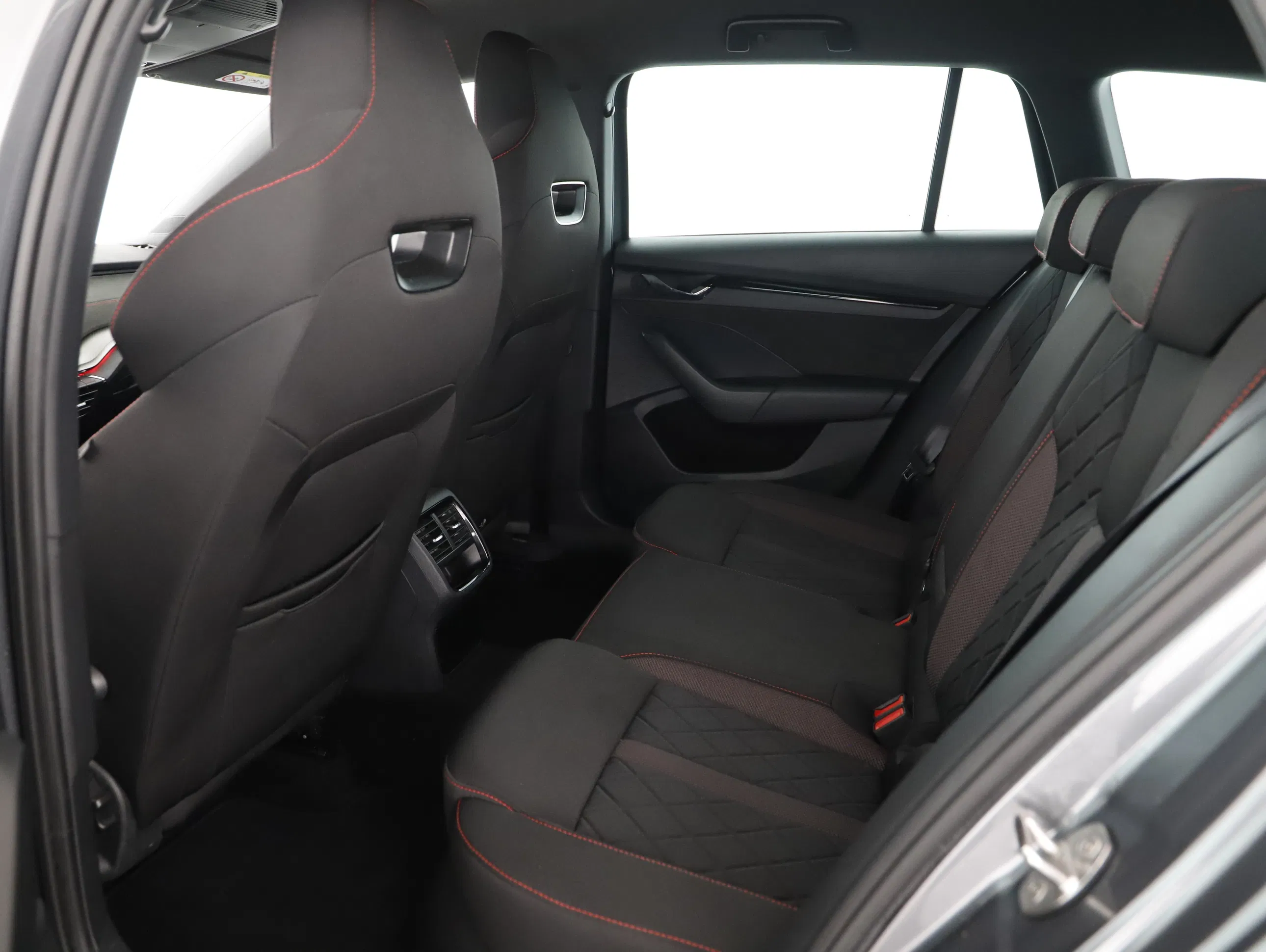 Skoda Octavia Combi 1.4 TSI RS iV | Bild 3 von 21