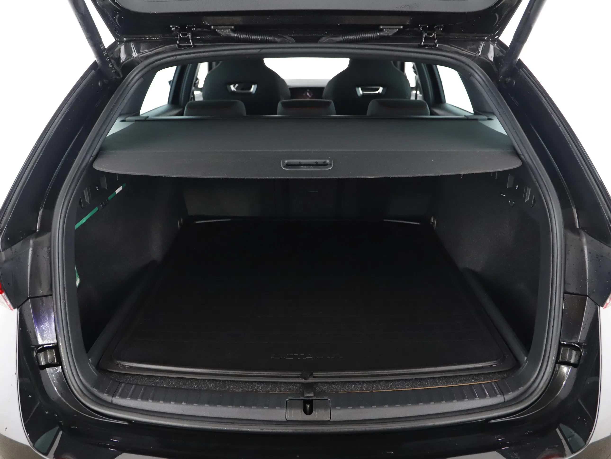 Skoda Octavia Combi 1.4 TSI RS iV | Bild 17 von 23