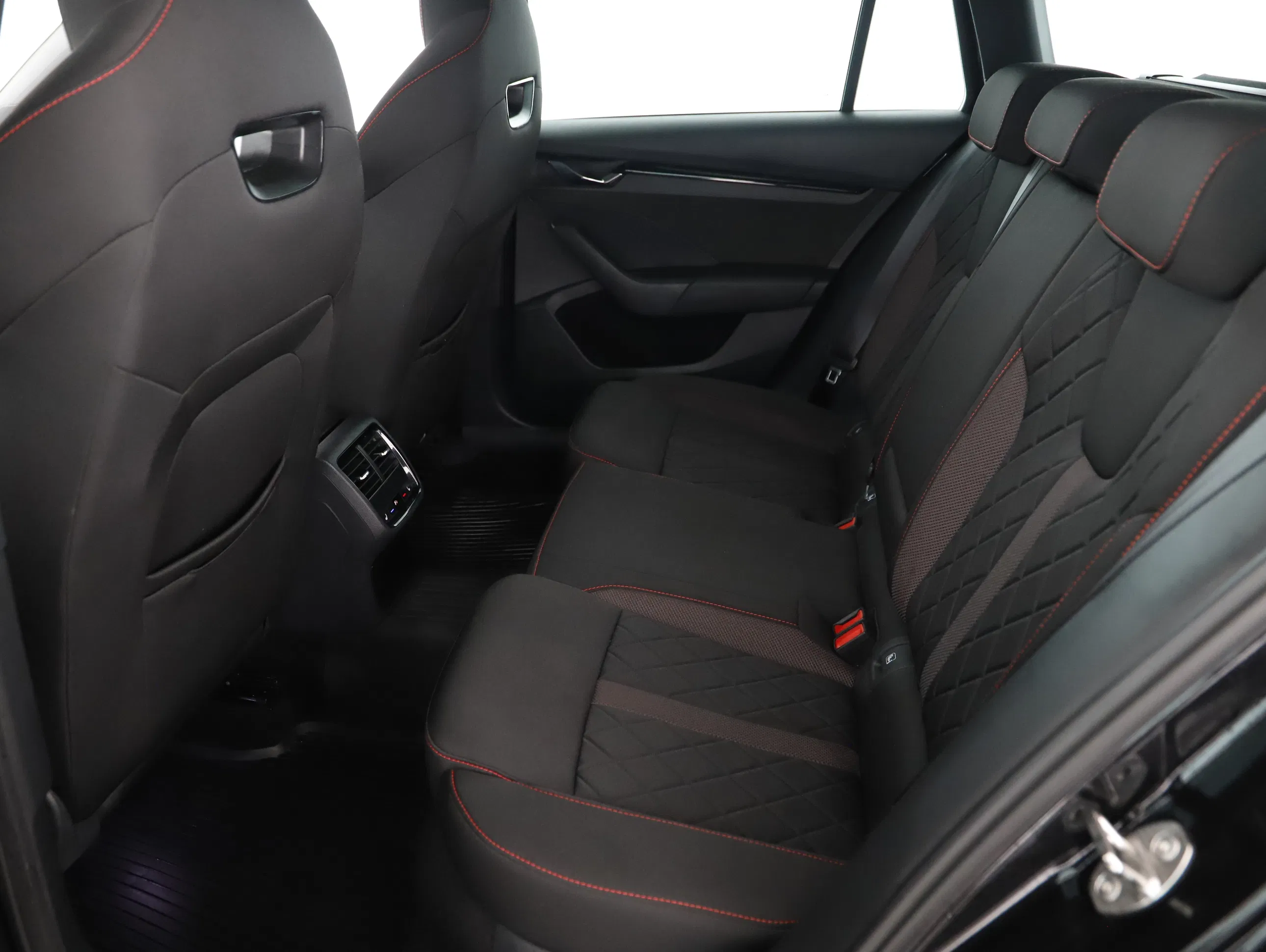 Skoda Octavia Combi 1.4 TSI RS iV | Bild 3 von 23