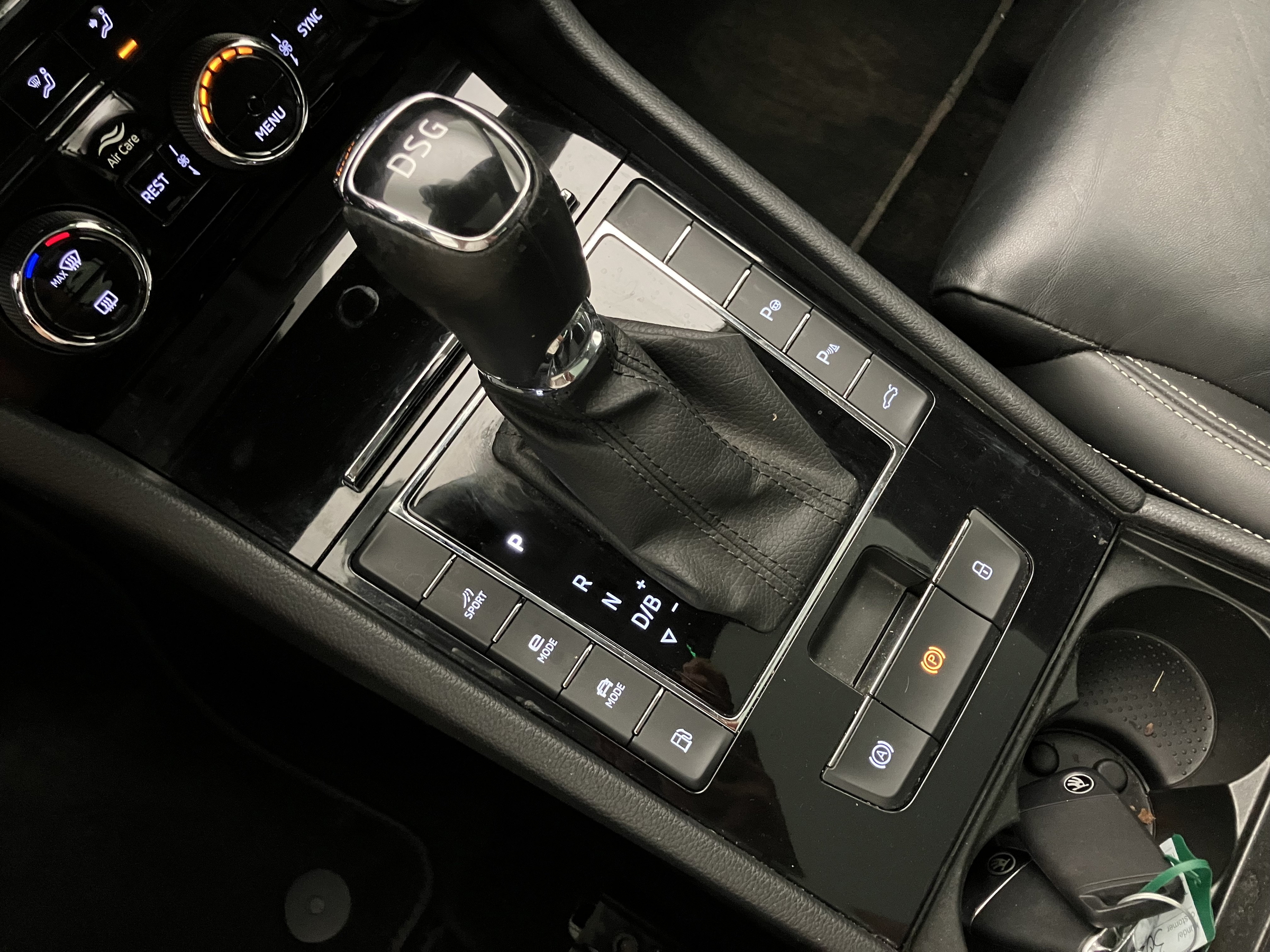 Skoda SUPERB Combi iV SPORTLINE DSG | Bild 25 von 31