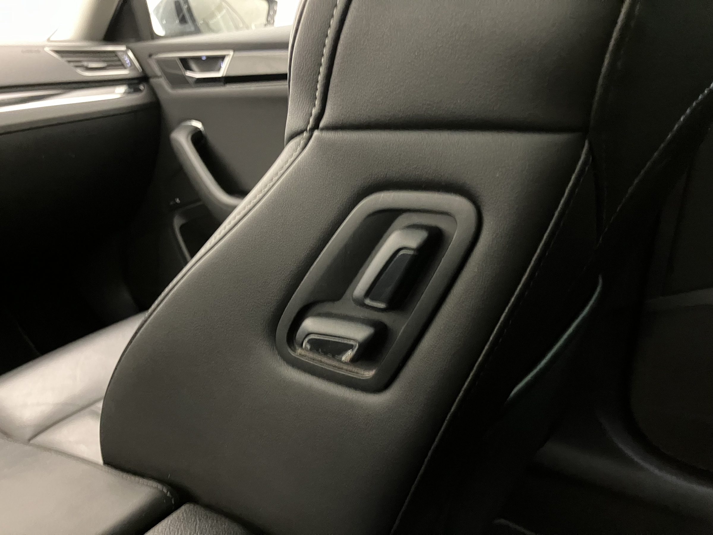 Skoda SUPERB Combi iV SPORTLINE DSG | Bild 27 von 31