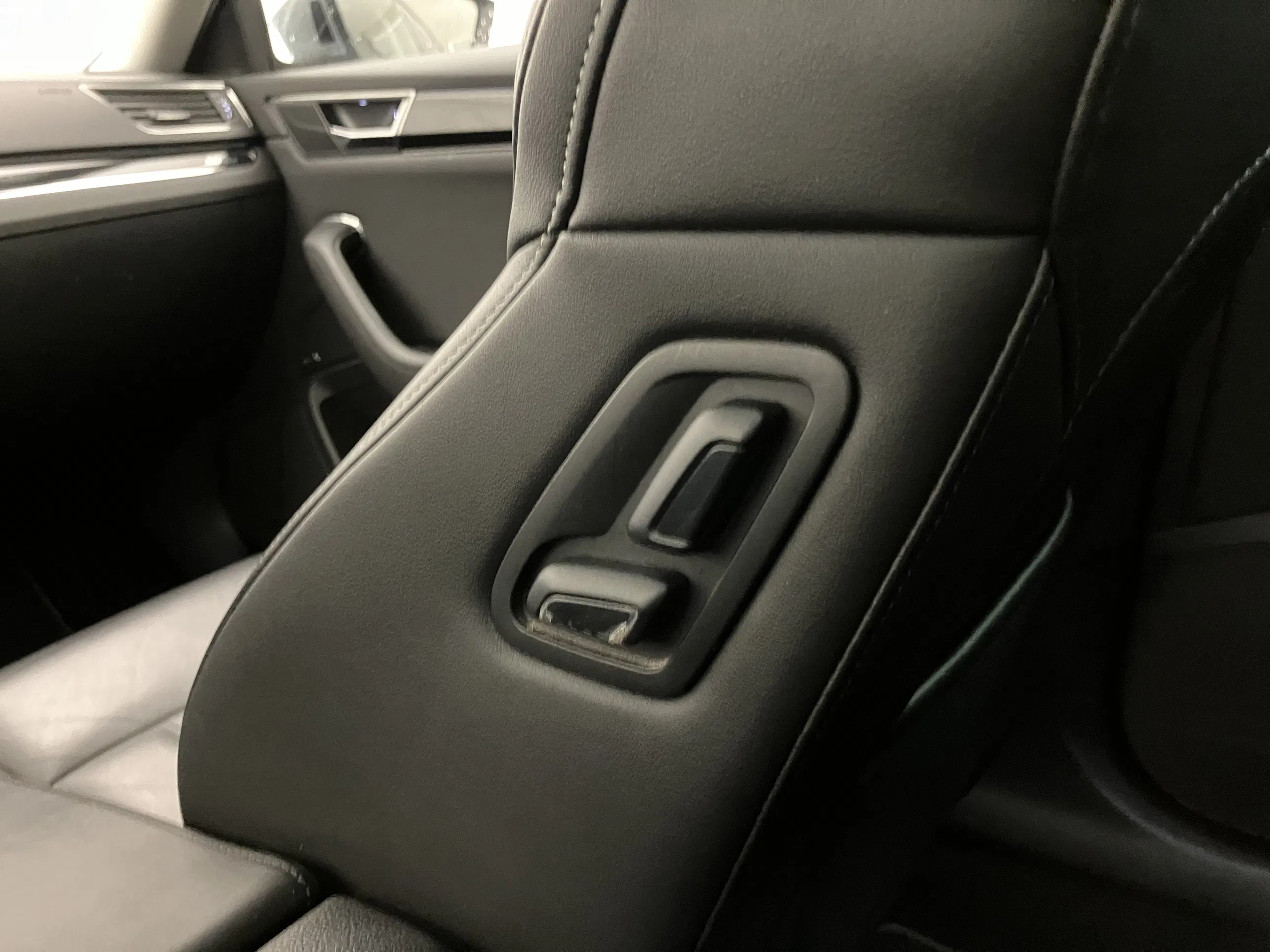 Skoda SUPERB Combi iV SPORTLINE DSG | Bild 27 von 31