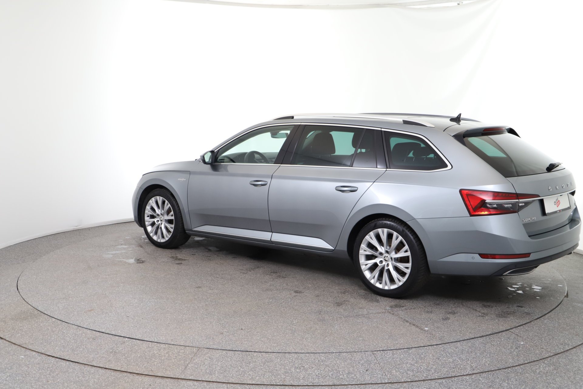 Skoda SUPERB Combi iV SPORTLINE DSG | Bild 4 von 31