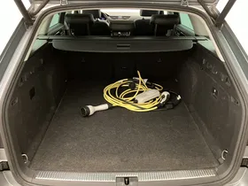 Skoda SUPERB Combi iV SPORTLINE DSG | Thumbnail 30 von 31