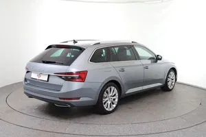 Skoda SUPERB Combi iV SPORTLINE DSG | Thumbnail 6 von 31