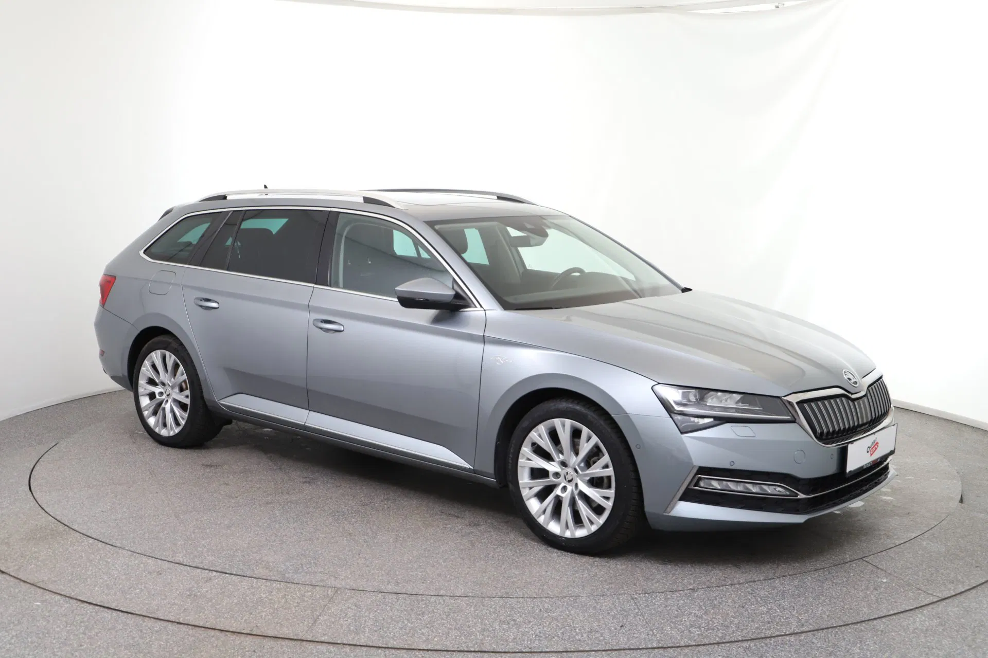 Skoda SUPERB Combi iV SPORTLINE DSG | Bild 8 von 31