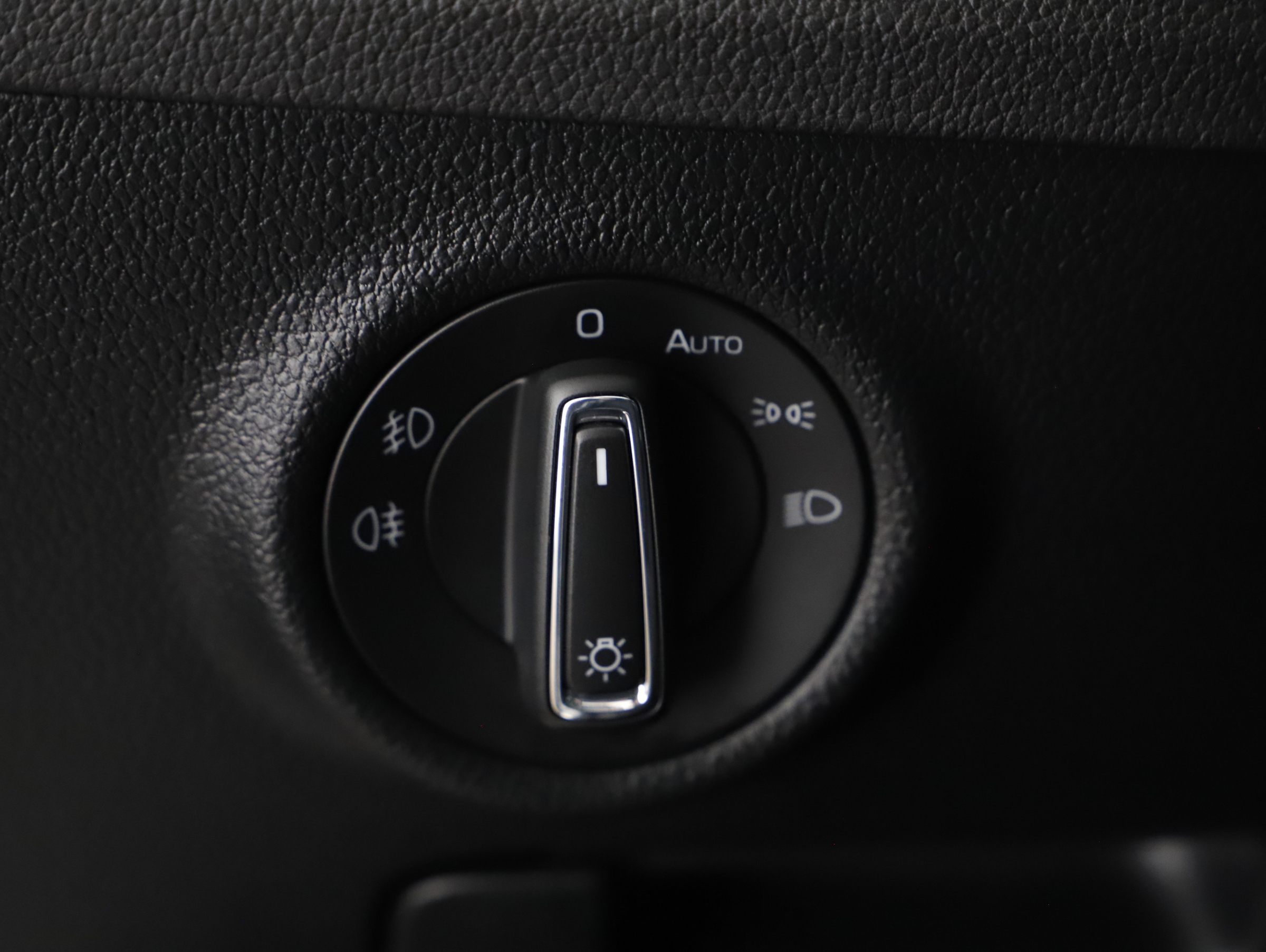 Skoda Superb Combi 1.4 TSI iV Style | Bild 14 von 25