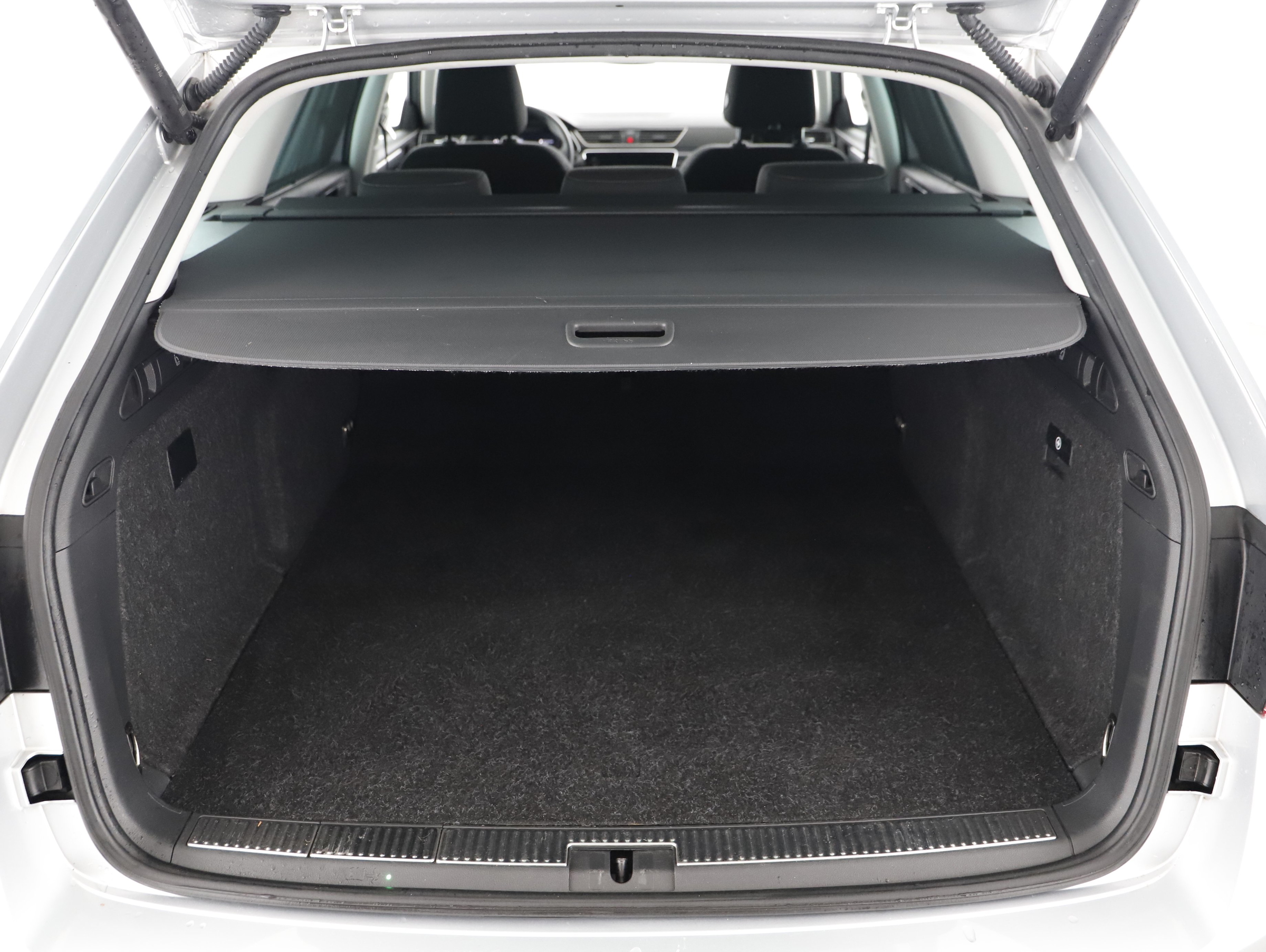 Skoda Superb Combi 1.4 TSI iV Style | Bild 17 von 25