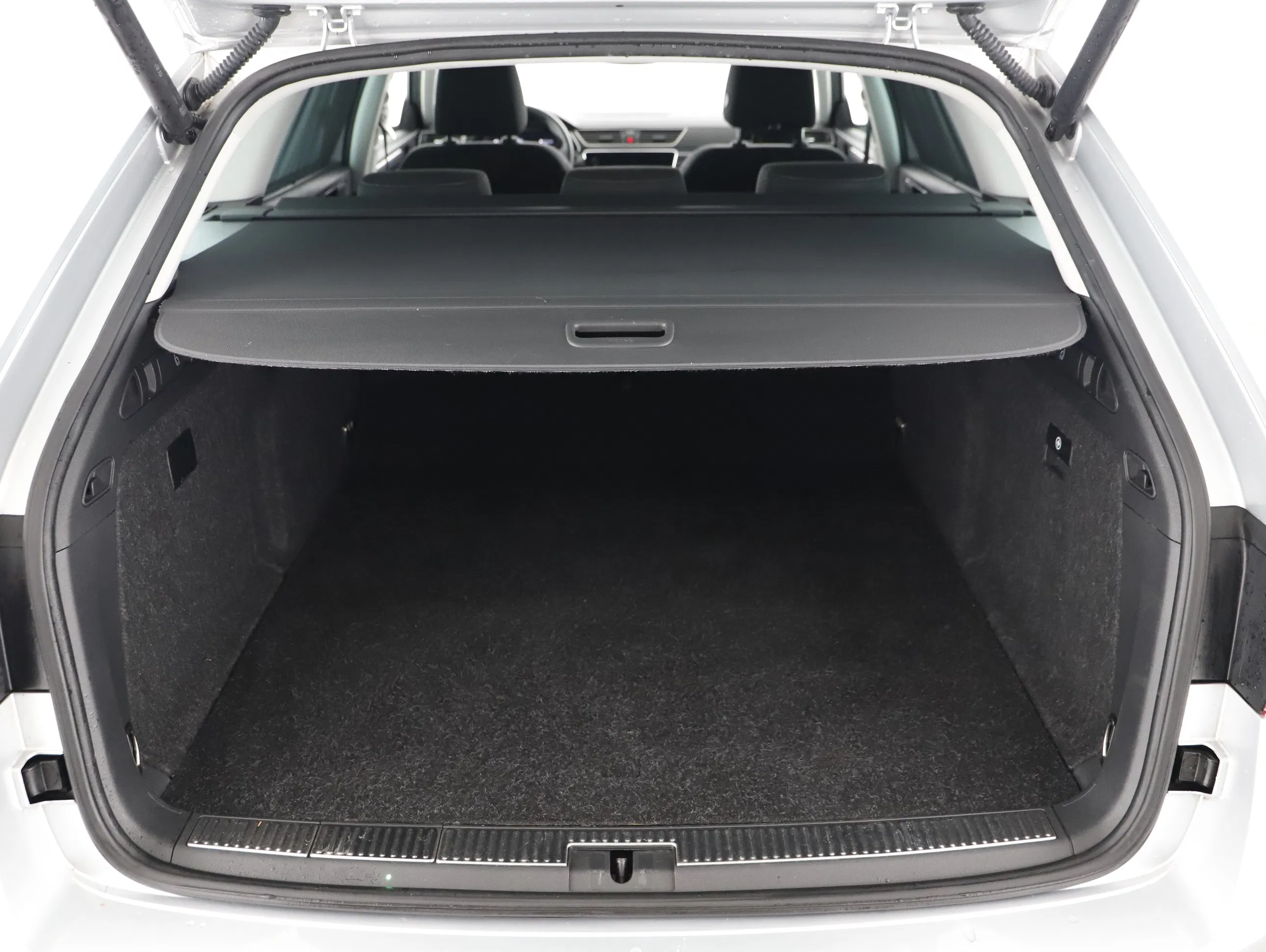 Skoda Superb Combi 1.4 TSI iV Style | Bild 17 von 25