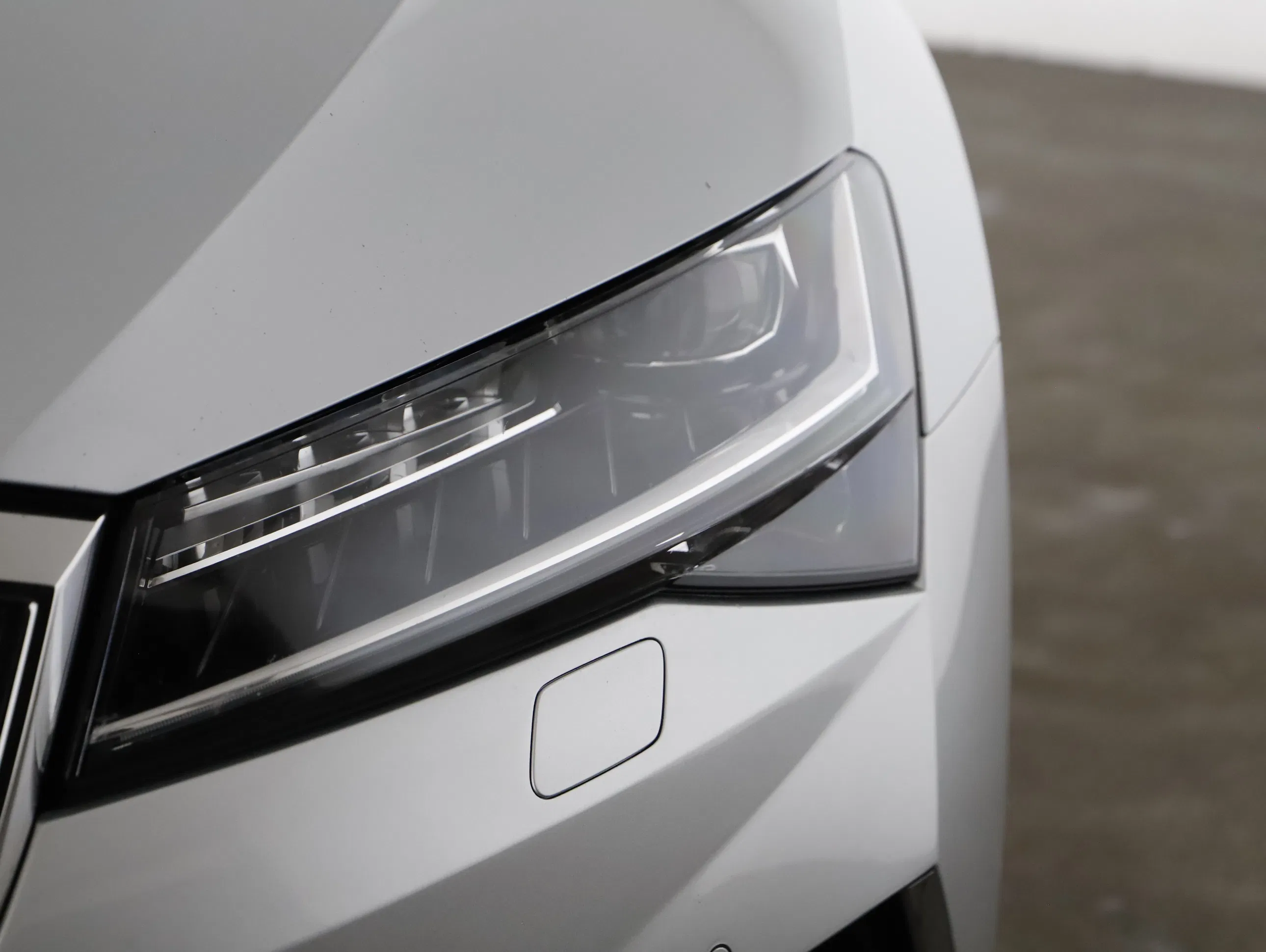 Skoda Superb Combi 1.4 TSI iV Style | Bild 23 von 25