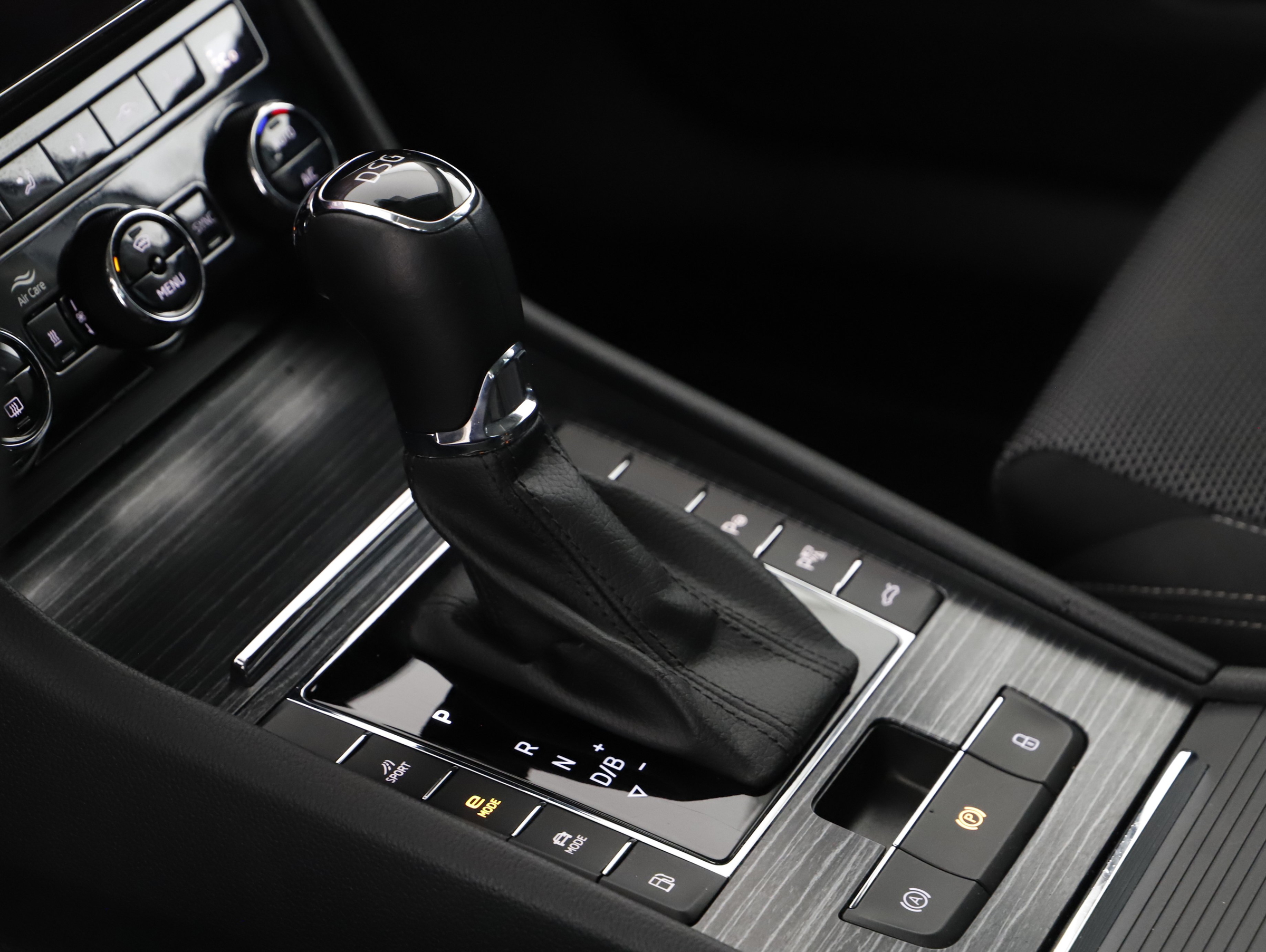 Skoda Superb Combi 1.4 TSI iV Style | Bild 5 von 25