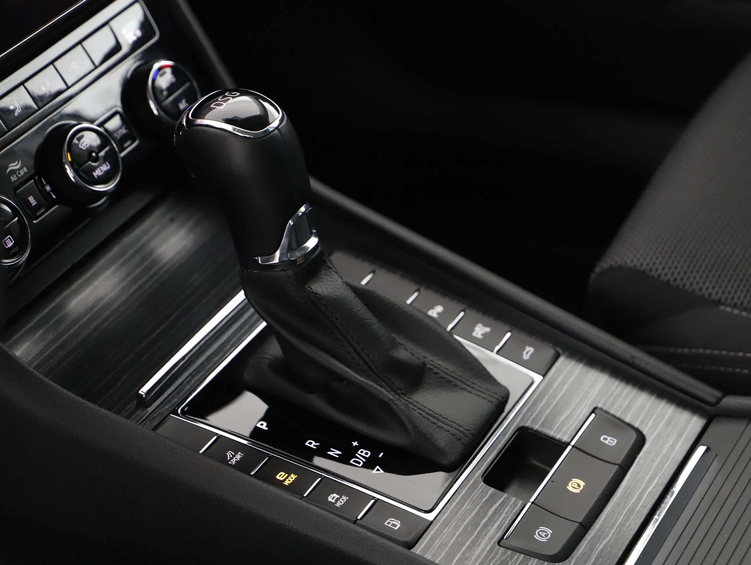 Skoda Superb Combi 1.4 TSI iV Style | Bild 5 von 25