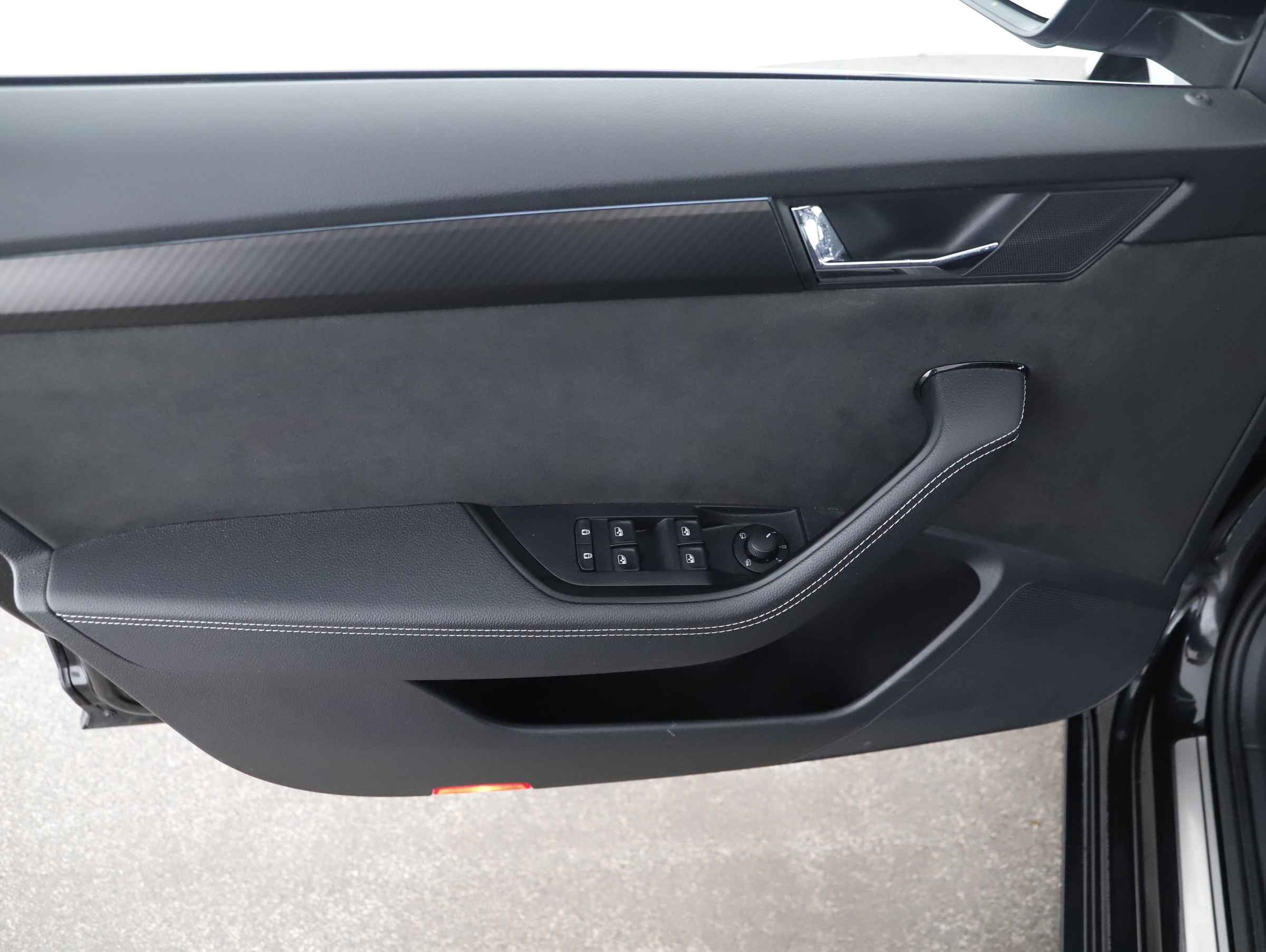 Skoda Superb Combi 1.4 TSI iV Sportline | Bild 5 von 22