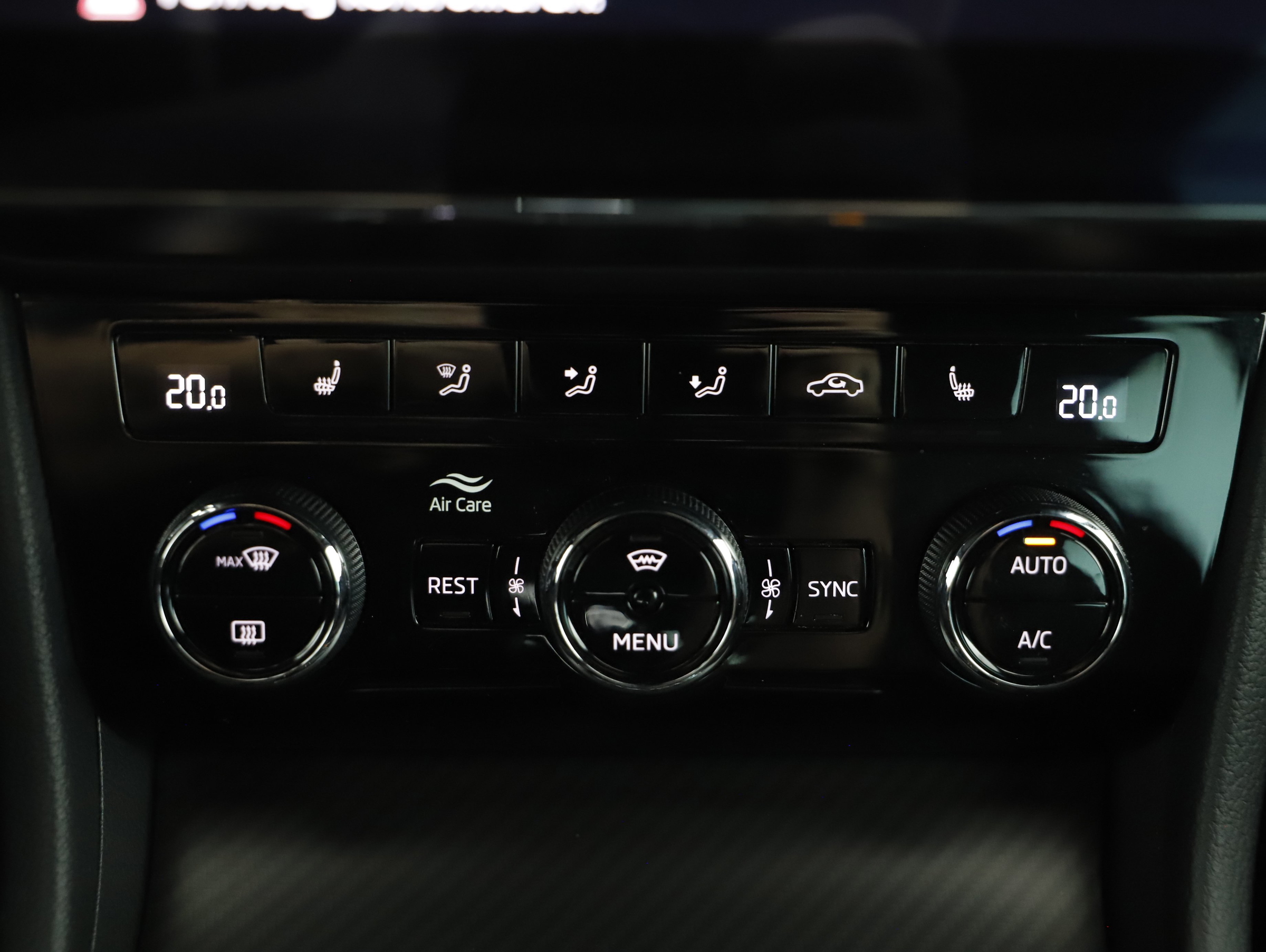 Skoda Superb Combi 1.4 TSI iV Sportline | Bild 18 von 26