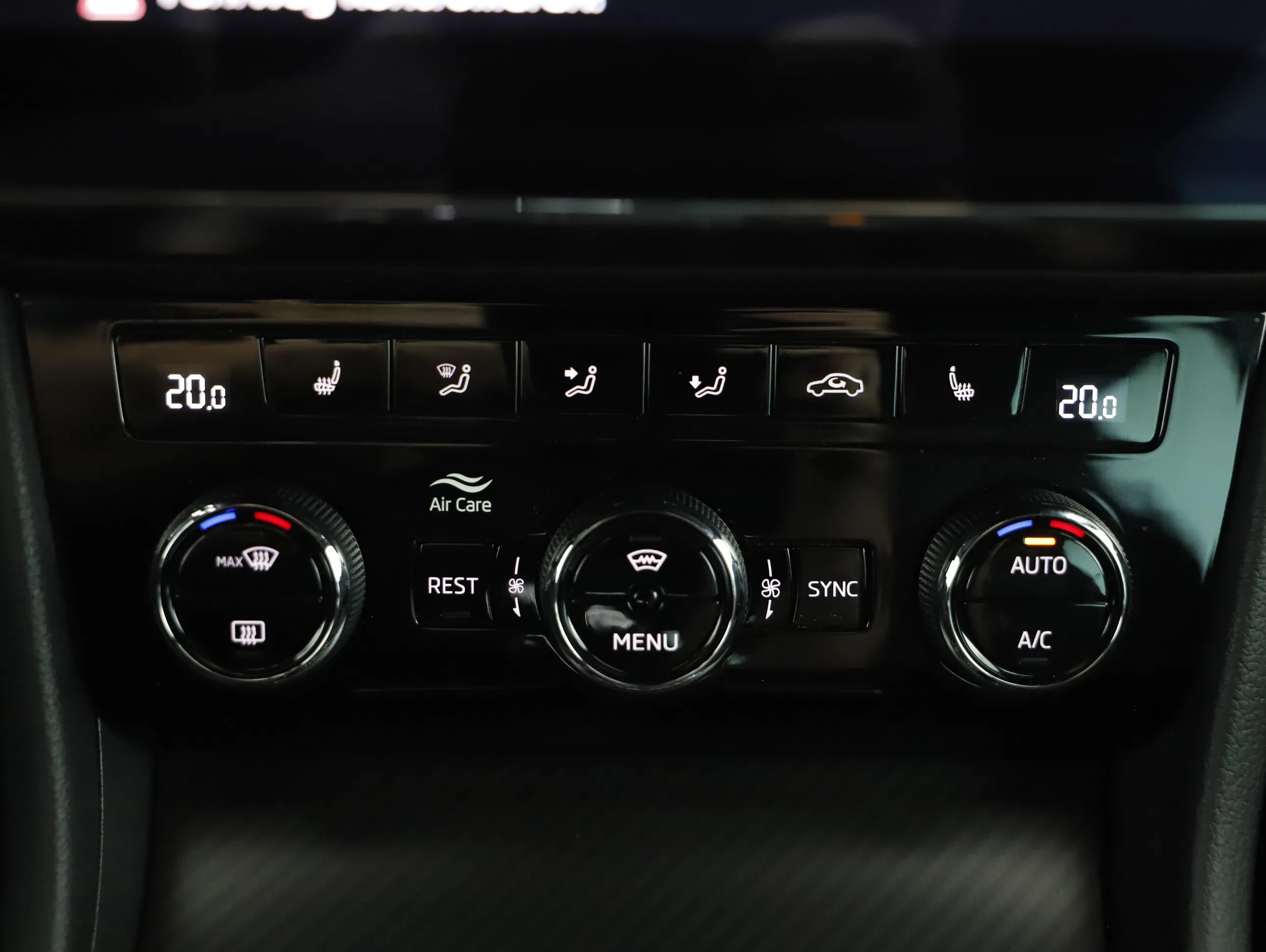 Skoda Superb Combi 1.4 TSI iV Sportline | Bild 18 von 26