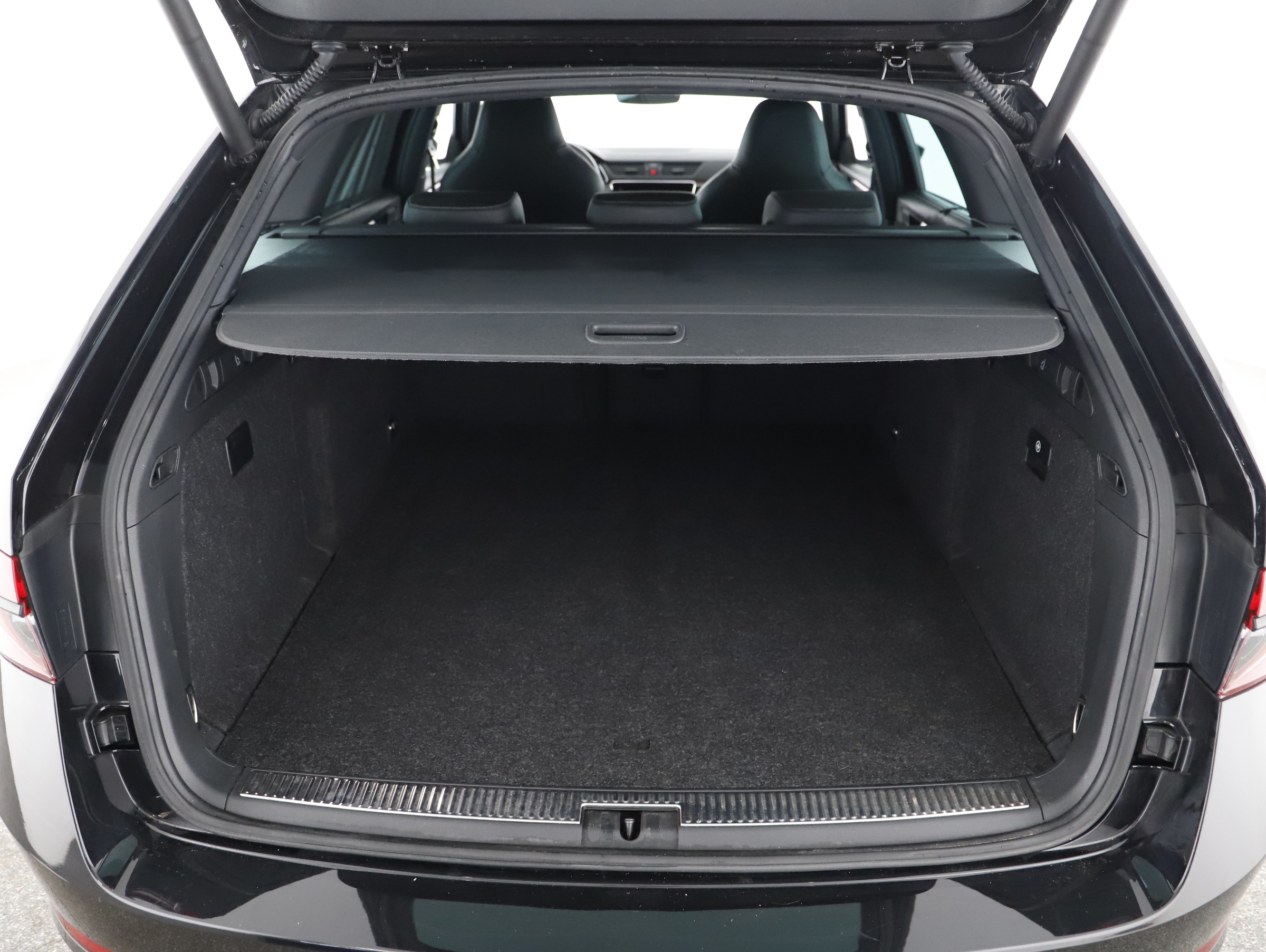 Skoda Superb Combi 1.4 TSI iV Sportline | Bild 21 von 26