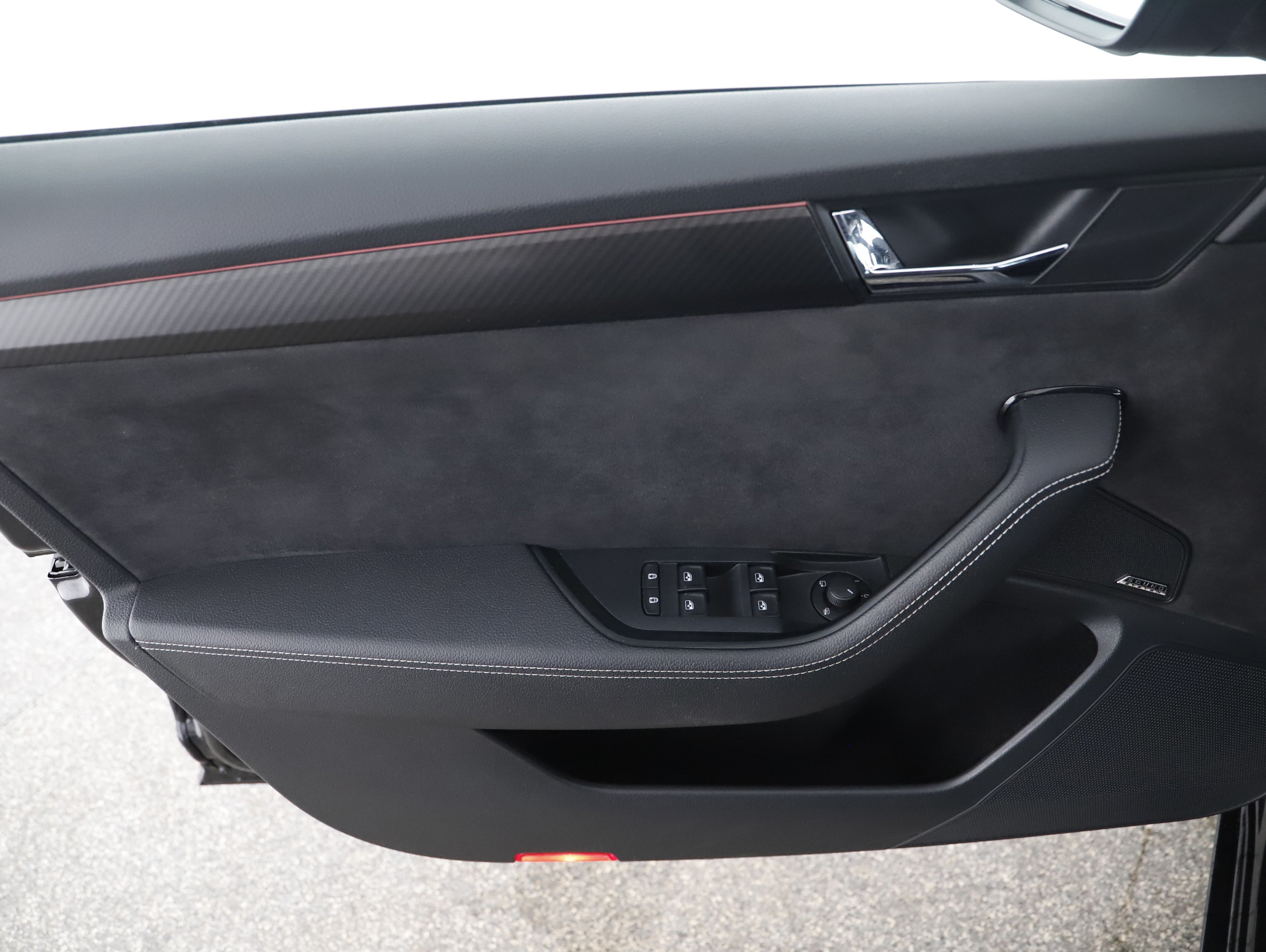 Skoda Superb Combi 1.4 TSI iV Sportline | Bild 5 von 26