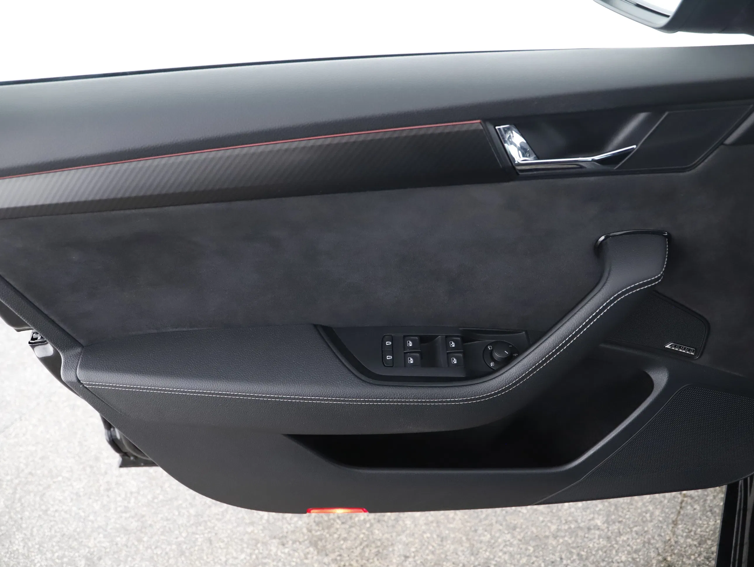 Skoda Superb Combi 1.4 TSI iV Sportline | Bild 5 von 26