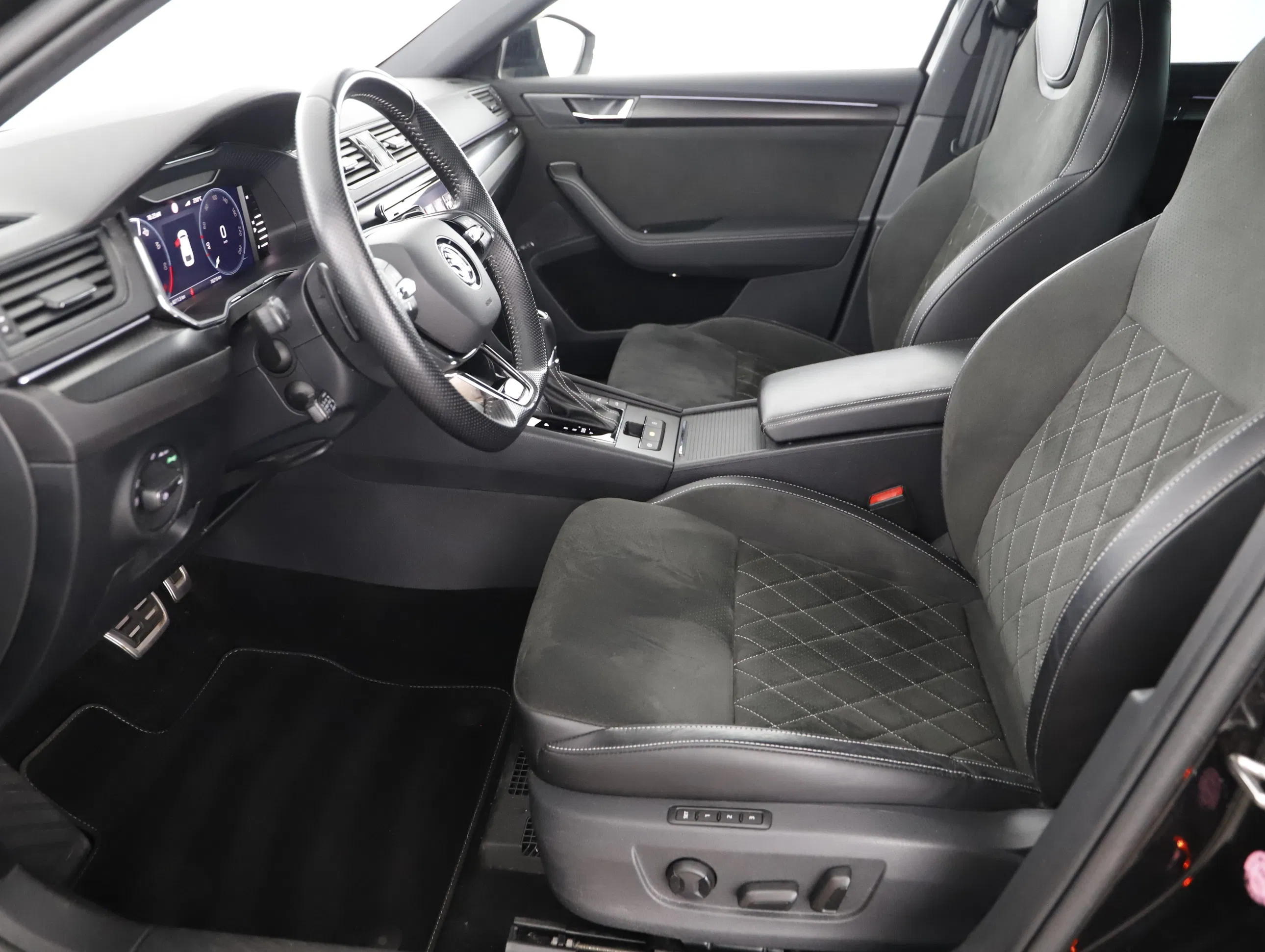 Skoda Superb Combi 1.4 TSI iV Sportline | Bild 1 von 23